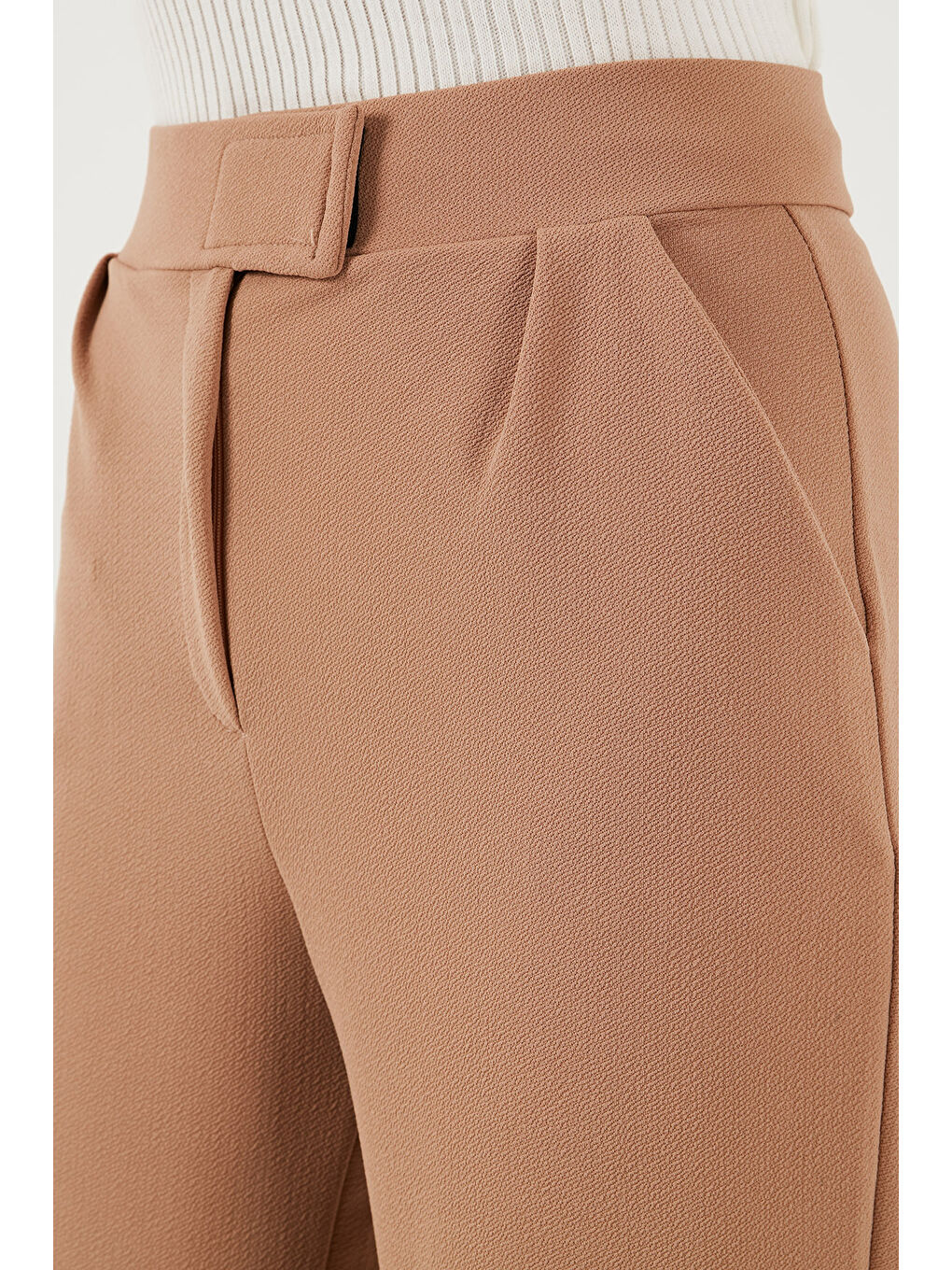 Kahverengi Regular Fit Yüksek Bel Bol Paça Kadın Pantolon 5861279-4