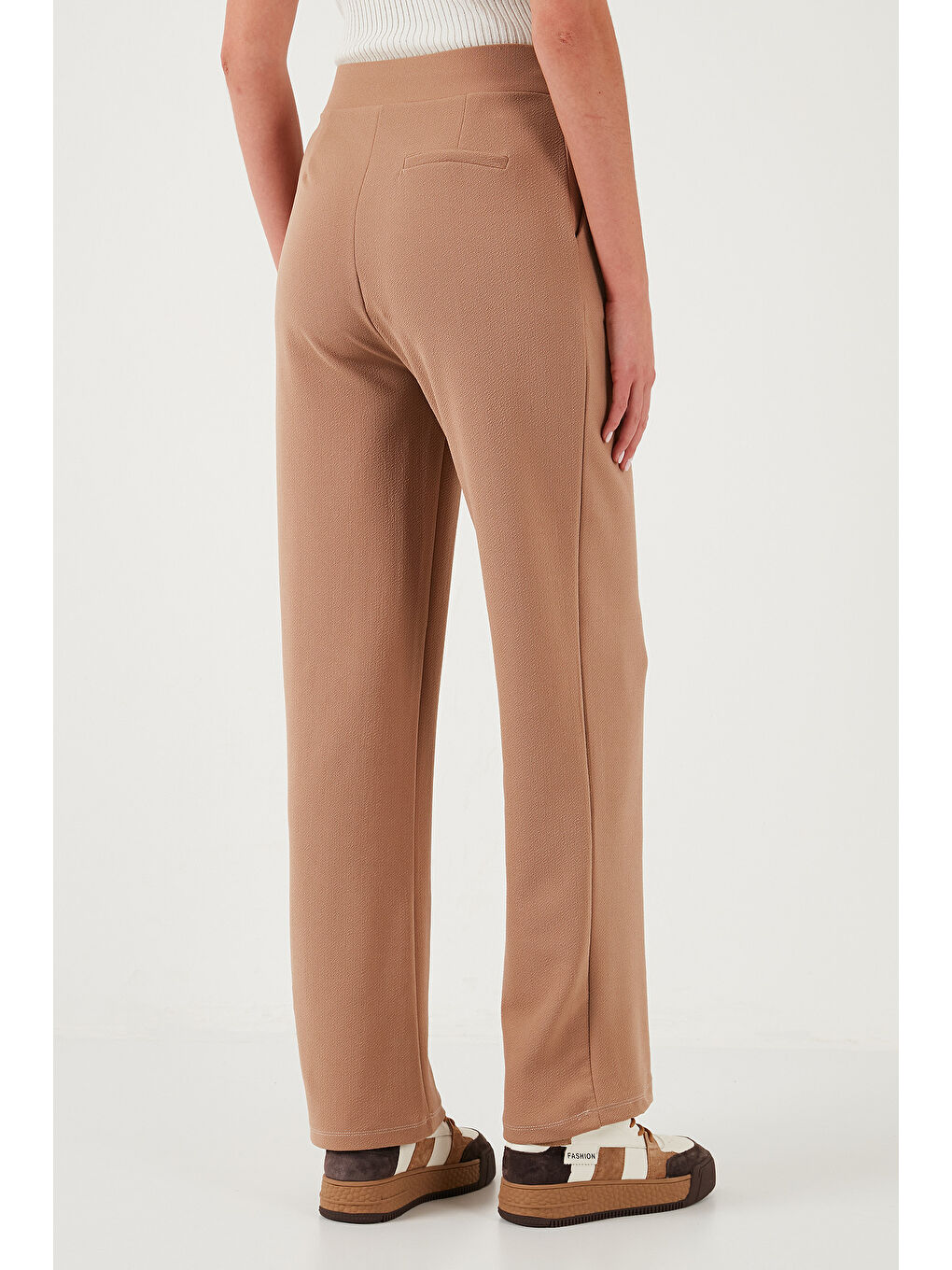 Kahverengi Regular Fit Yüksek Bel Bol Paça Kadın Pantolon 5861279-5