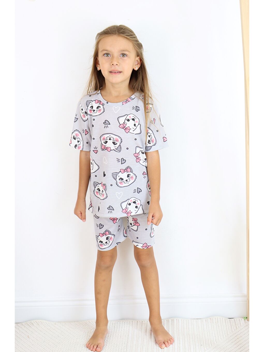 Beyaz Kız Çocuk Pamuklu Penye Kumaş Şortlu Pijama Takımı-2