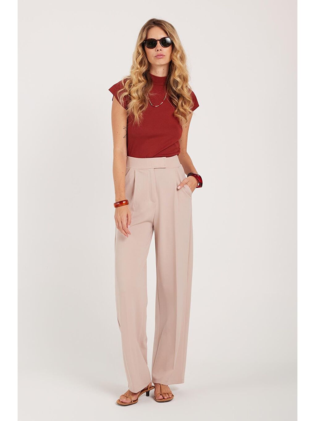 Bej Kadın Regular Fit Klasik Kesim Cırt Kapamalı Geniş Paça Taş Pantolon-3