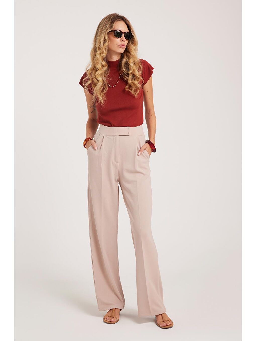 Bej Kadın Regular Fit Klasik Kesim Cırt Kapamalı Geniş Paça Taş Pantolon-4