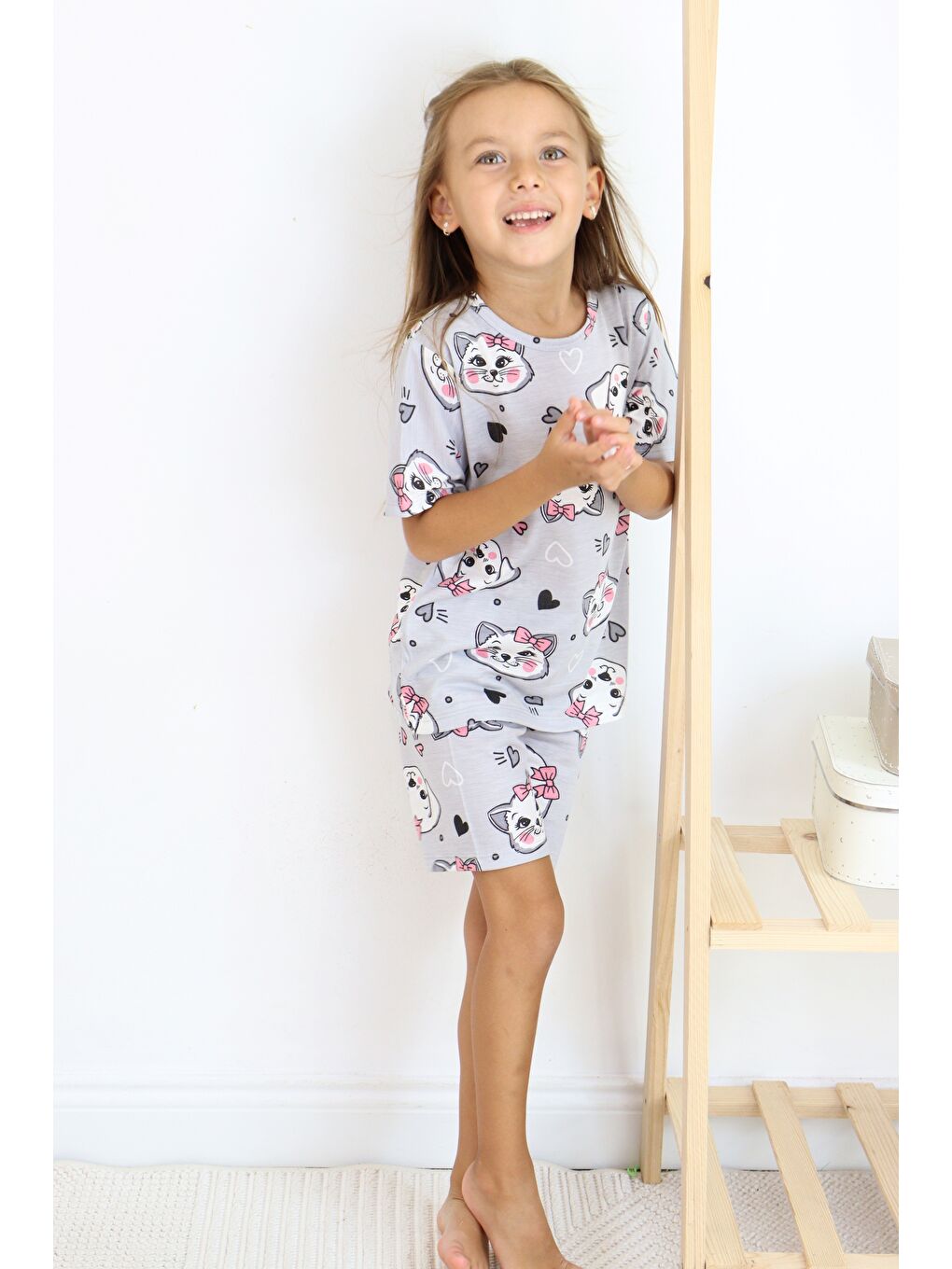 Beyaz Kız Çocuk Pamuklu Penye Kumaş Şortlu Pijama Takımı-5
