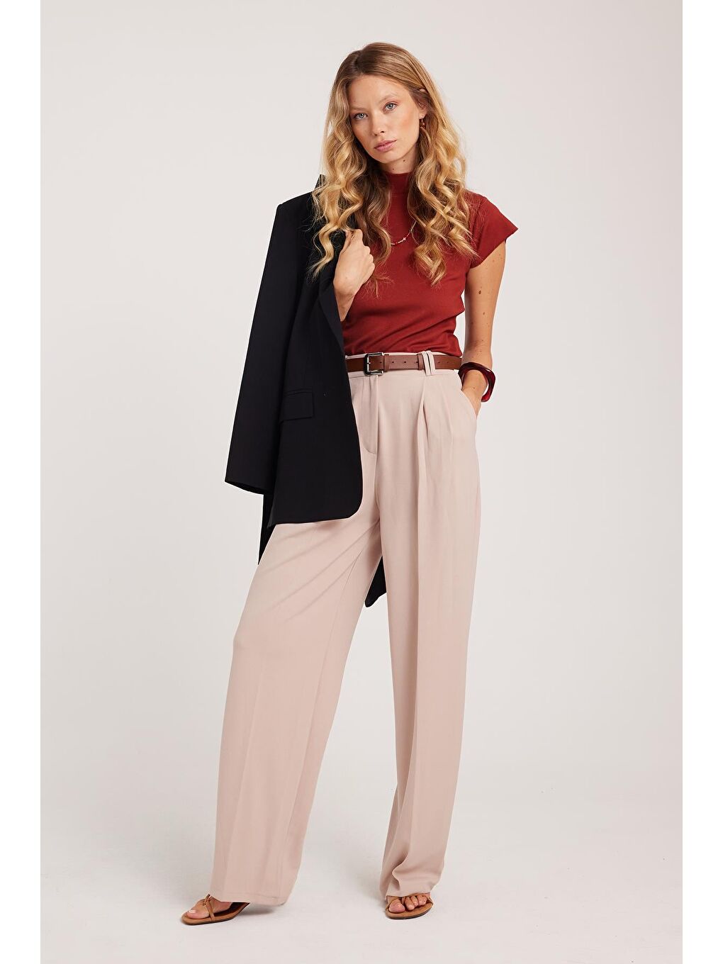 Bej Kadın Regular Fit Klasik Kesim Yüksel Bel Geniş Paça Taş Pantolon-1