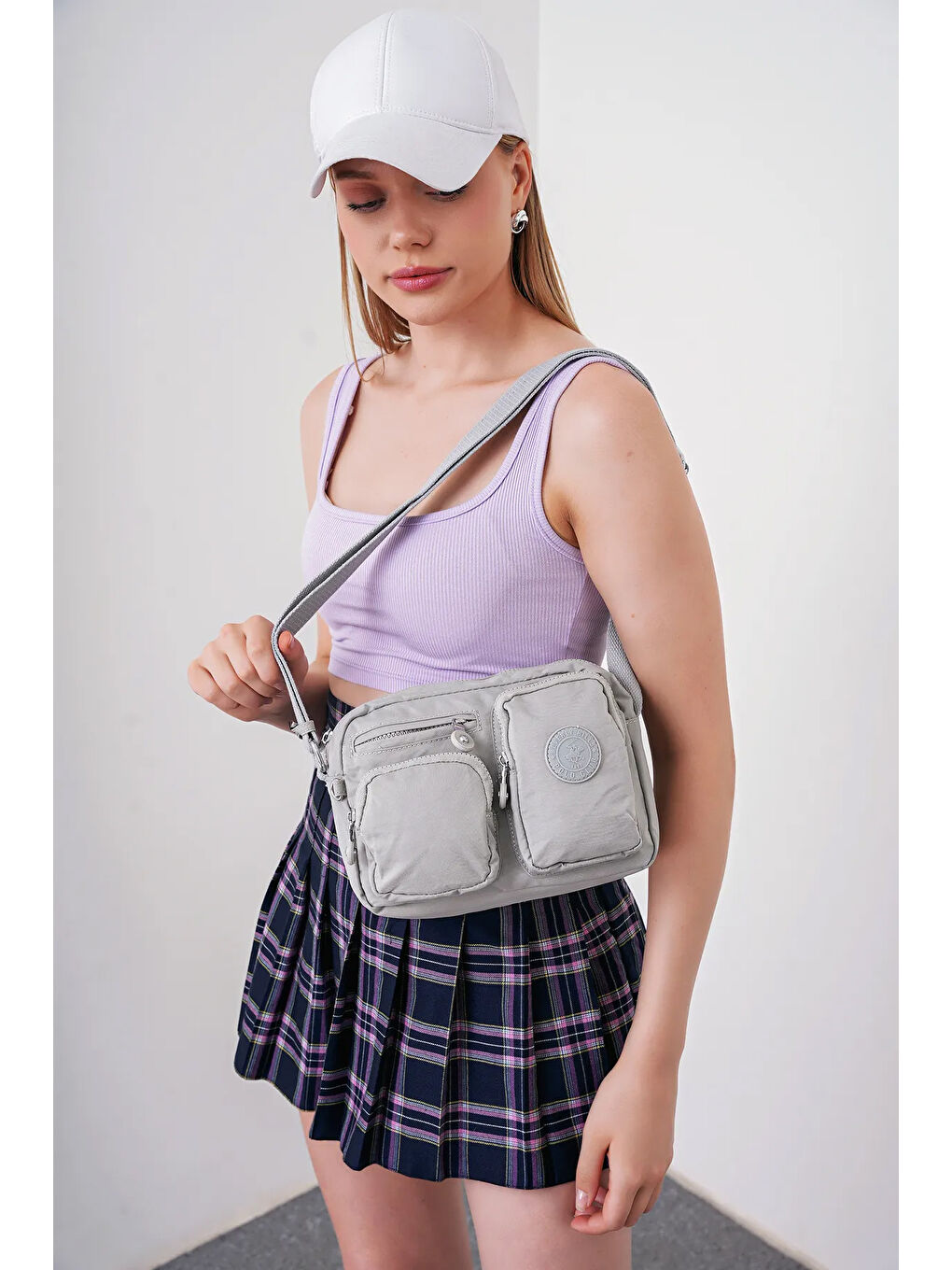 Gri Çok Gözlü Çapraz Askılı Kadın Çanta BHPC6005-1