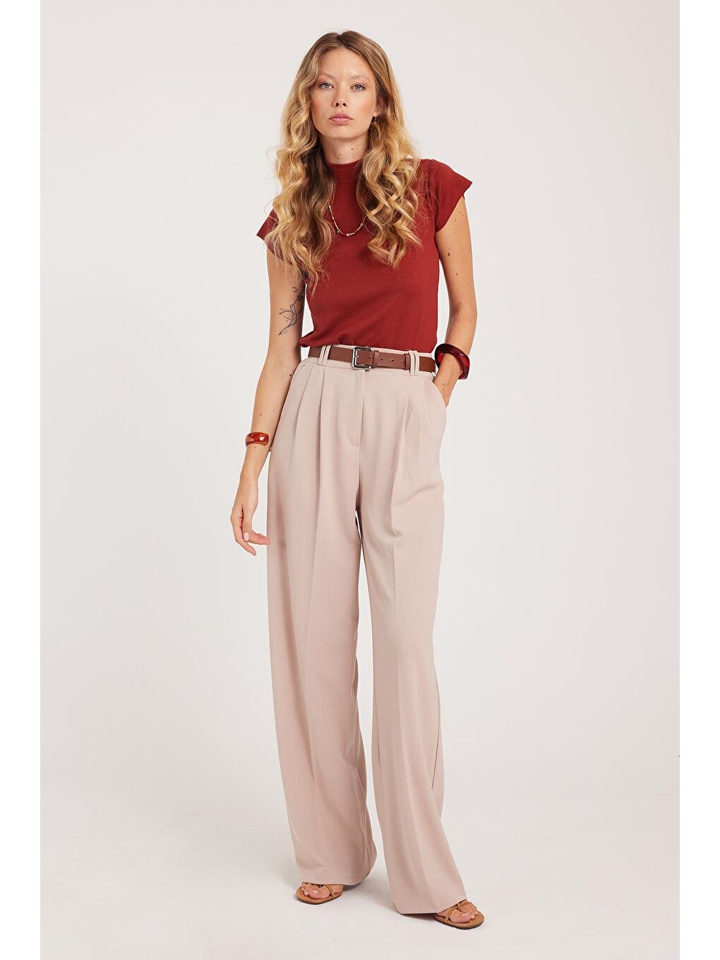 Bej Kadın Regular Fit Klasik Kesim Yüksel Bel Geniş Paça Taş Pantolon-4