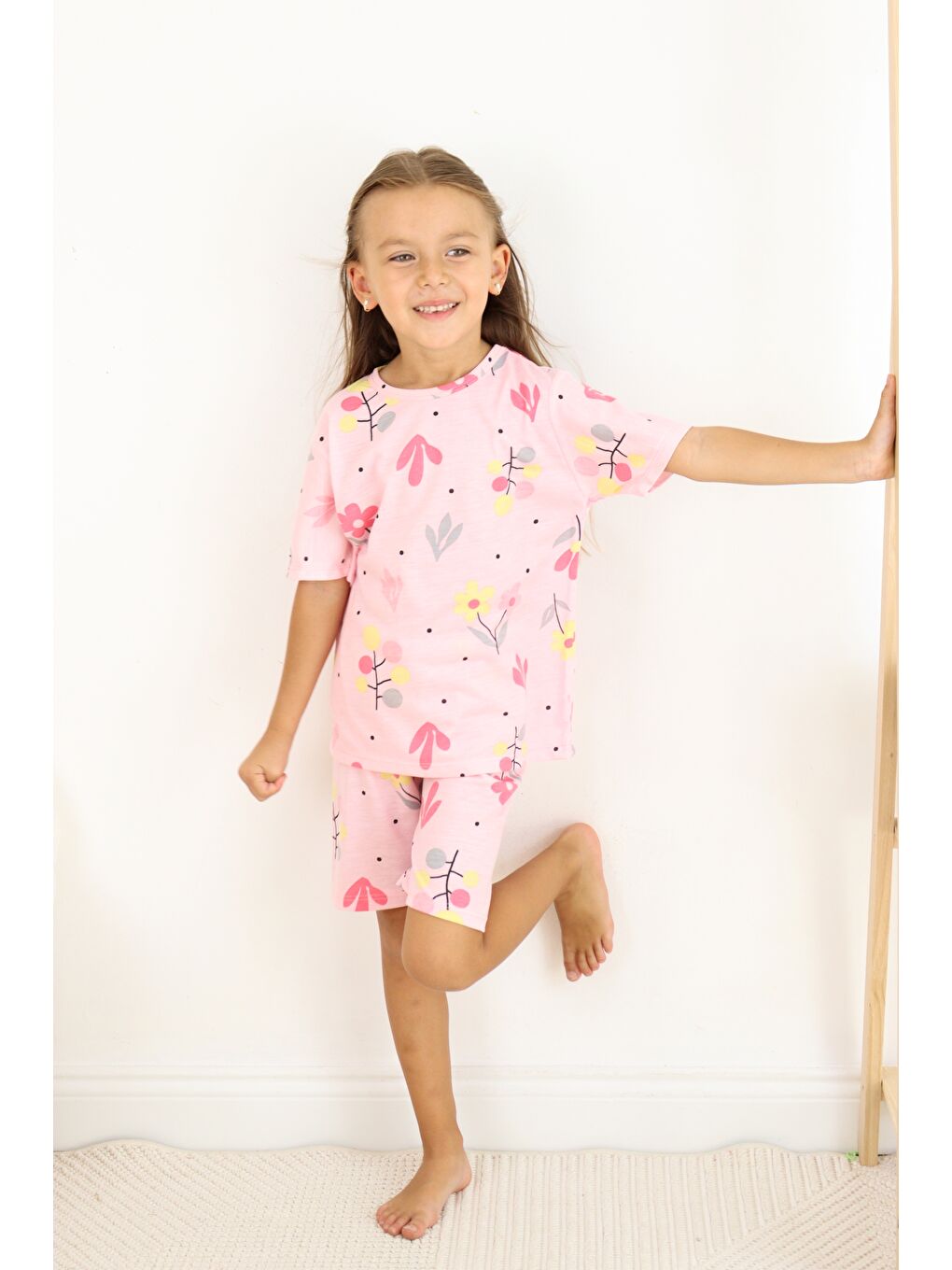 Pembe Kız Çocuk Pamuklu Penye Kumaş Şortlu Pijama Takımı-1