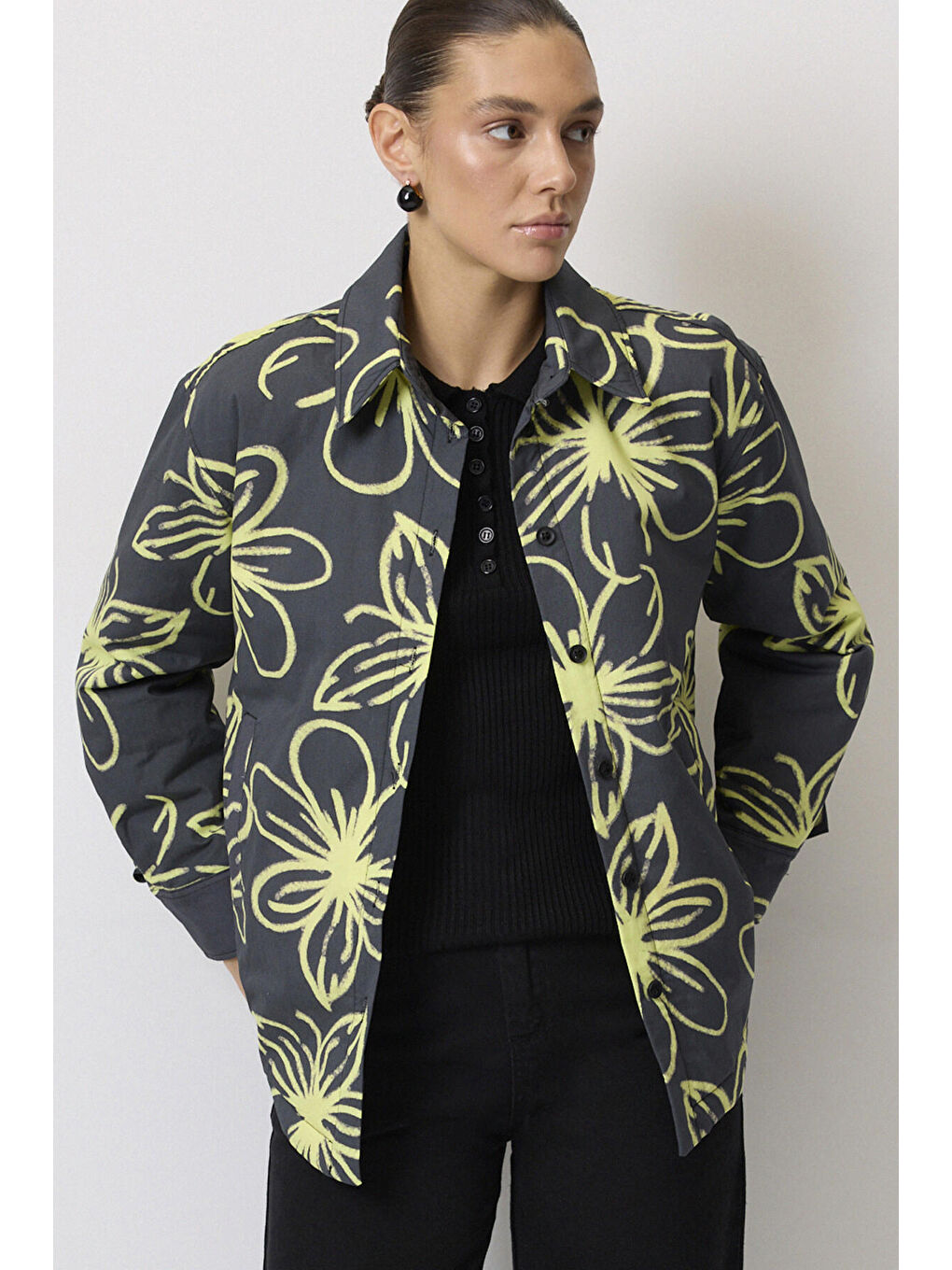 Antrasit Desenli Kapitone Ceket