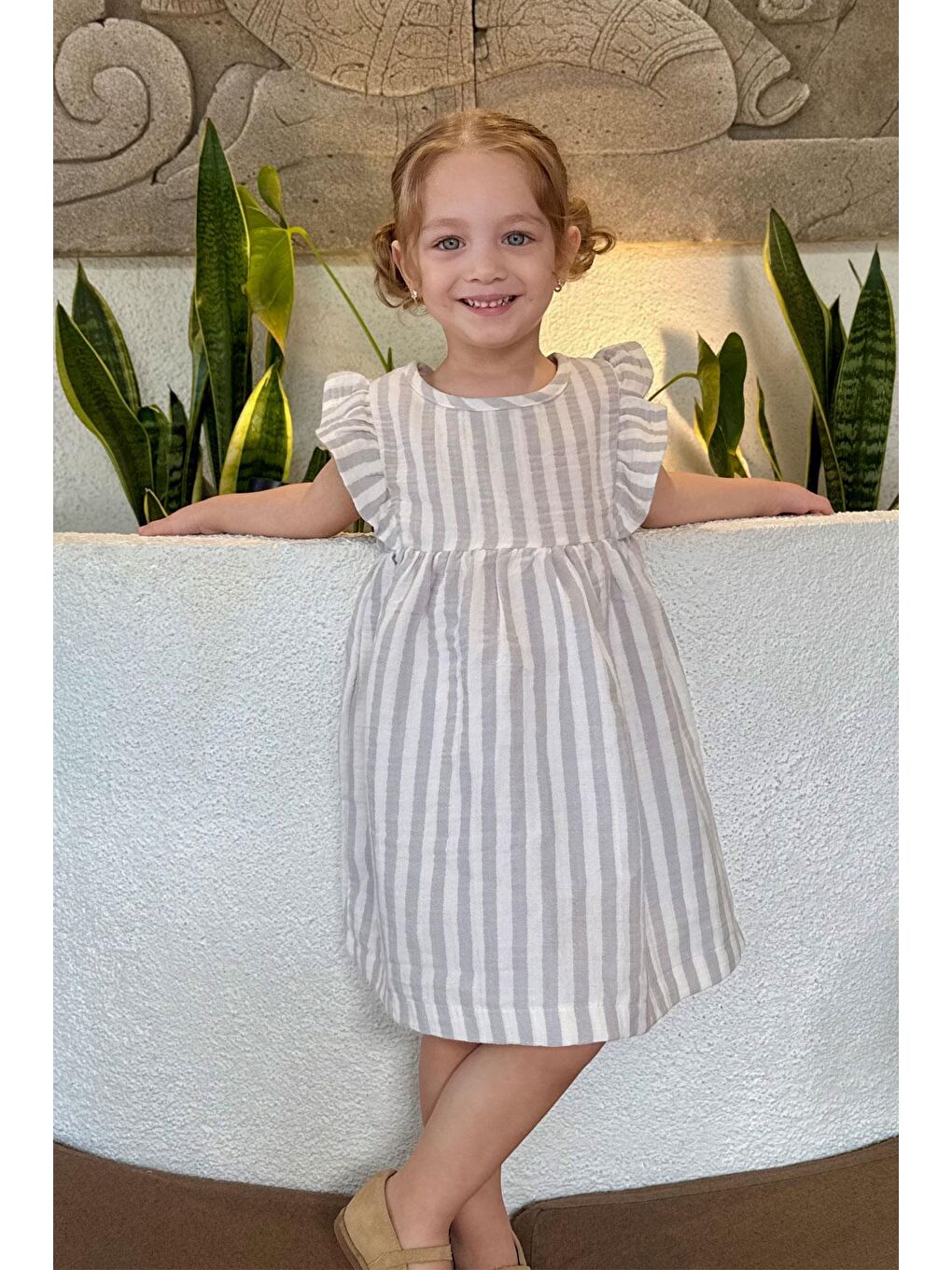 Kız Çocuk Elbise Arkası Düğme Detaylı Kol Kısmı Fırfırlı Ekru (3-8 Yaş)