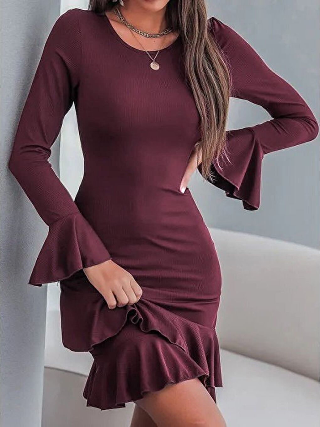 Bordo Kadın Uzun Kollu Yuvarlak Yaka Fırfırlı Kol Ucu Volanlı Janjan Krep Mini Elbise-2