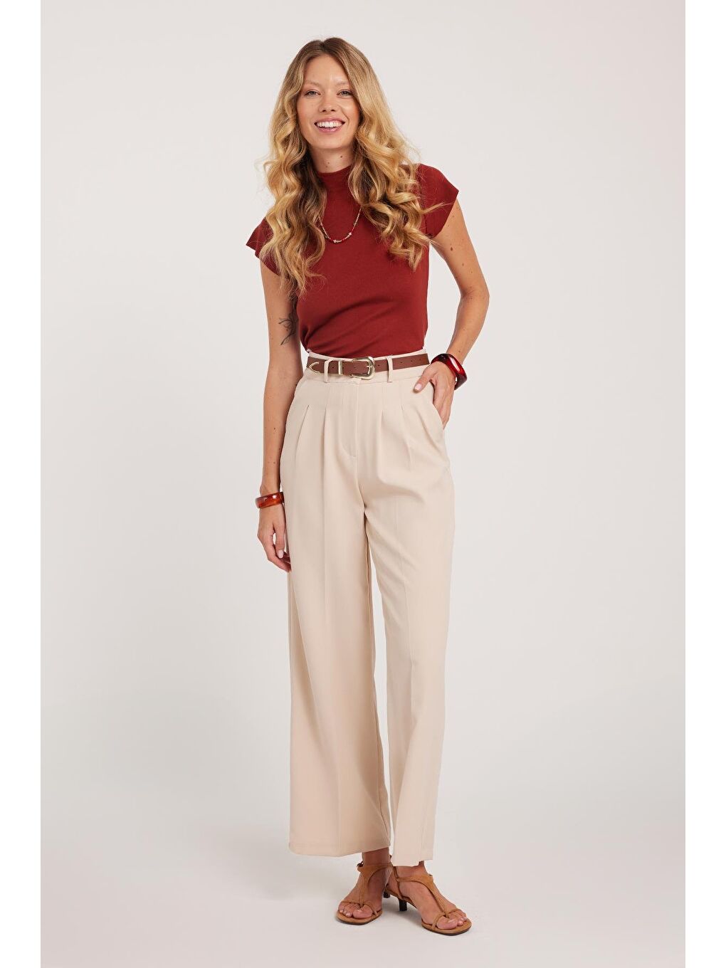 Kadın Regular Fit Klasik Kesim Yüksel Bel Geniş Paça Bej Pantolon-1