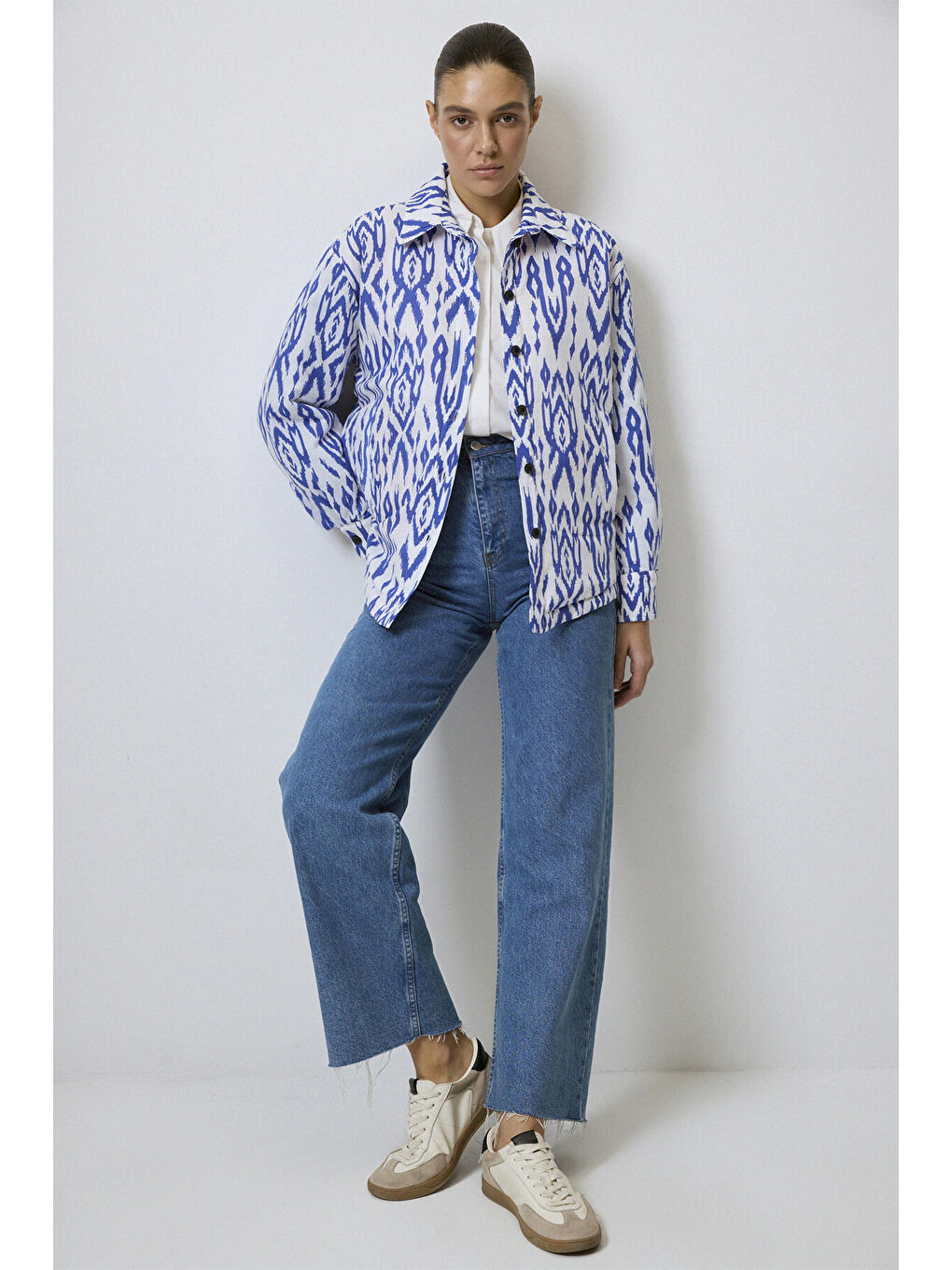 Mavi Desenli Kapitone Ceket
