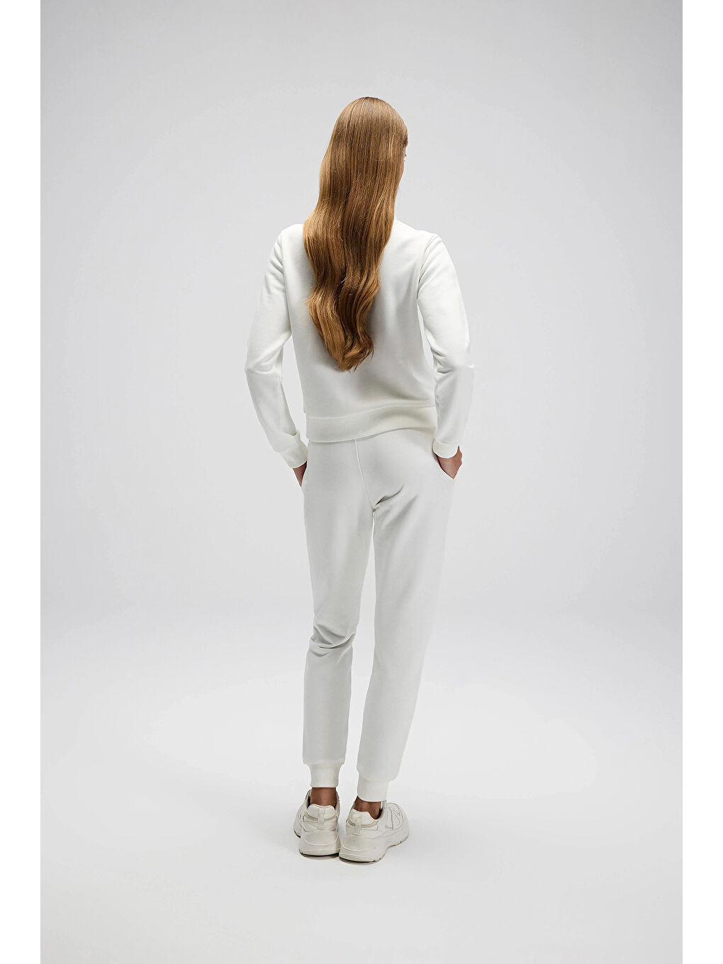 Beyaz Pamuklu Regular Fit Normal Bel Ribanalı Paça Kadın Eşofman Altı EF555-OF-3