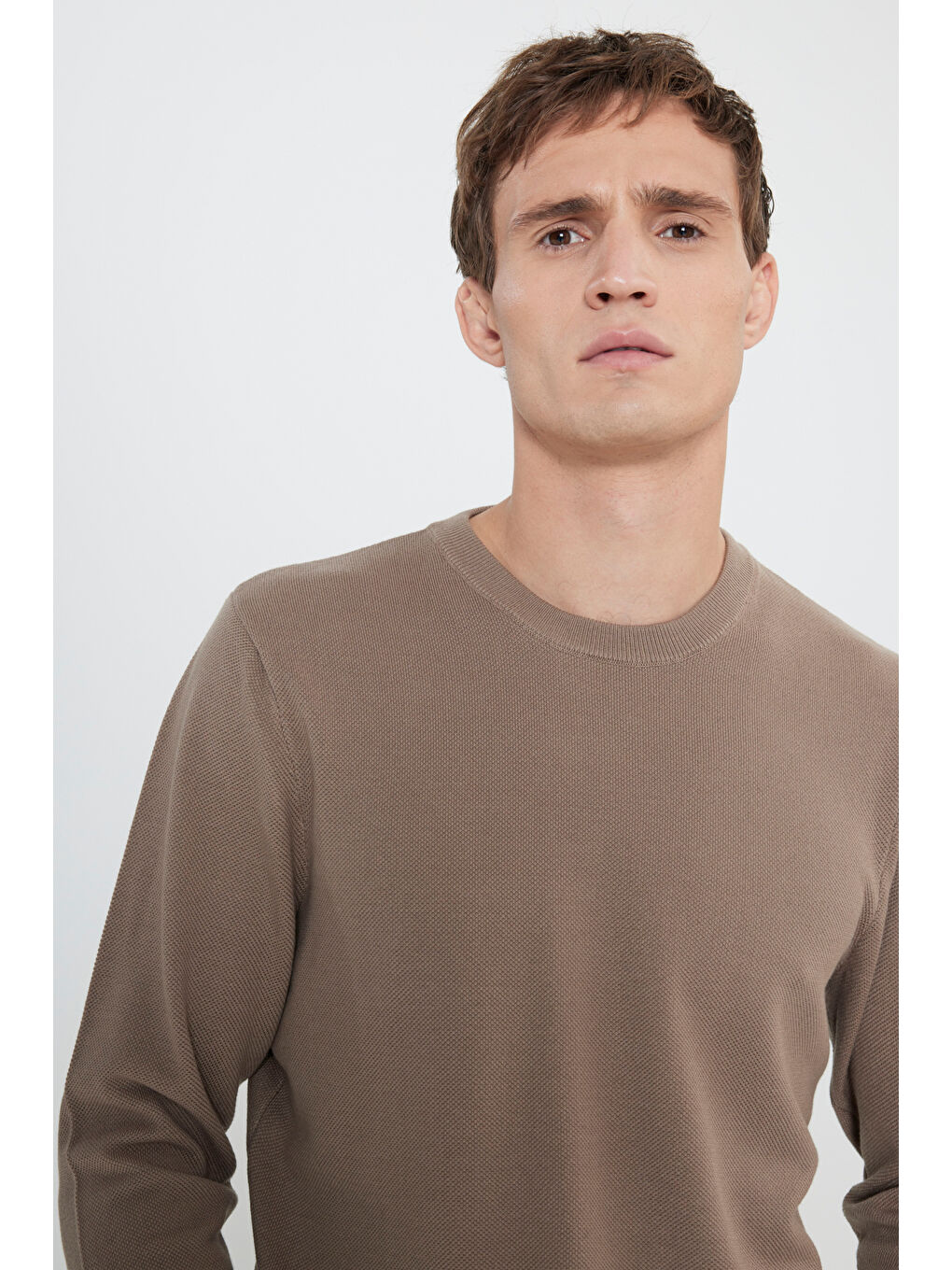 Erkek Kahverengi Pamuklu Standart Fit Normal Kesim Bisiklet Yaka Jakarlı Triko Kazak-3