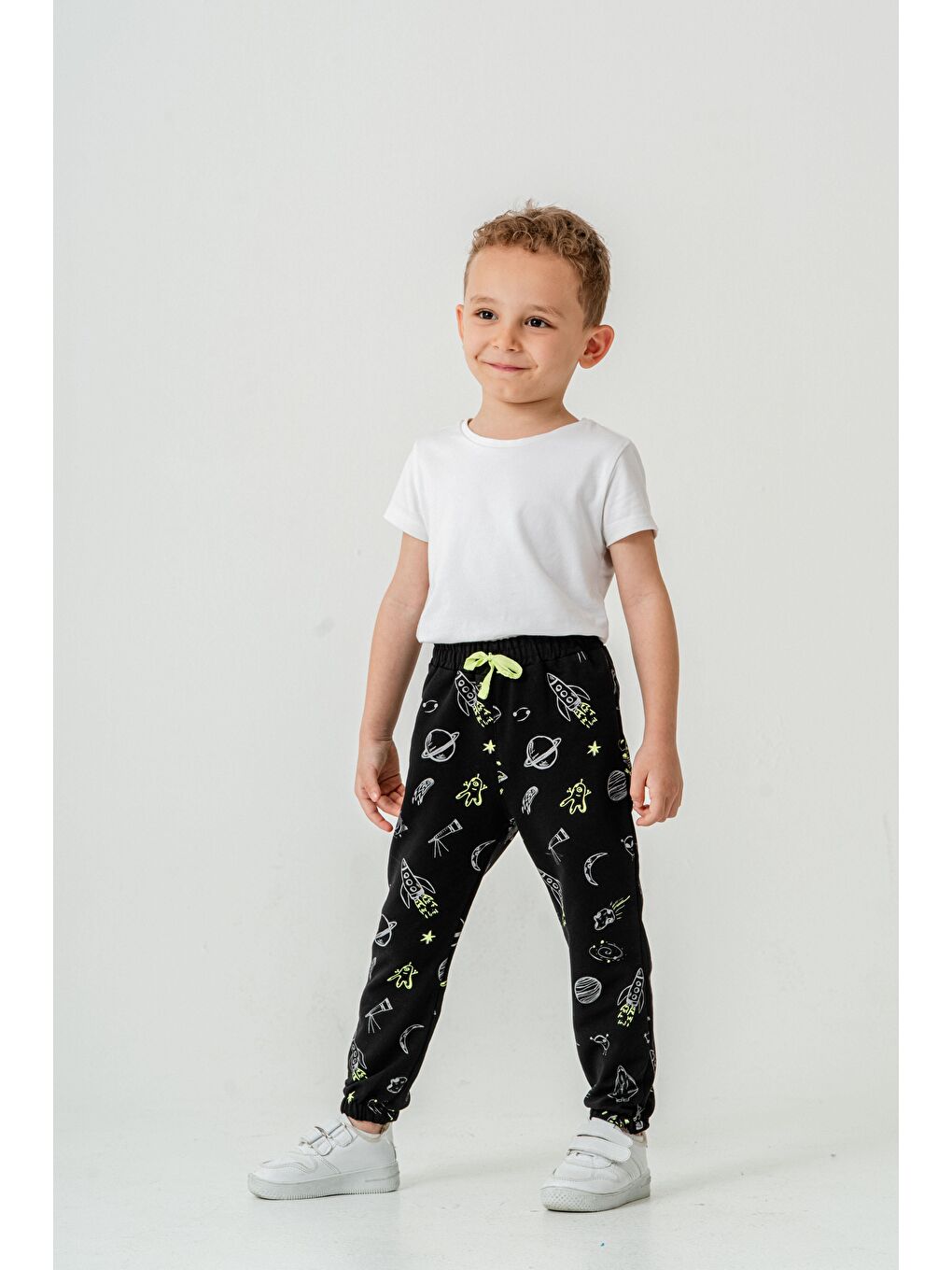 Siyah Gezegen Baskılı Erkek Çocuk Eşofman Altı-2