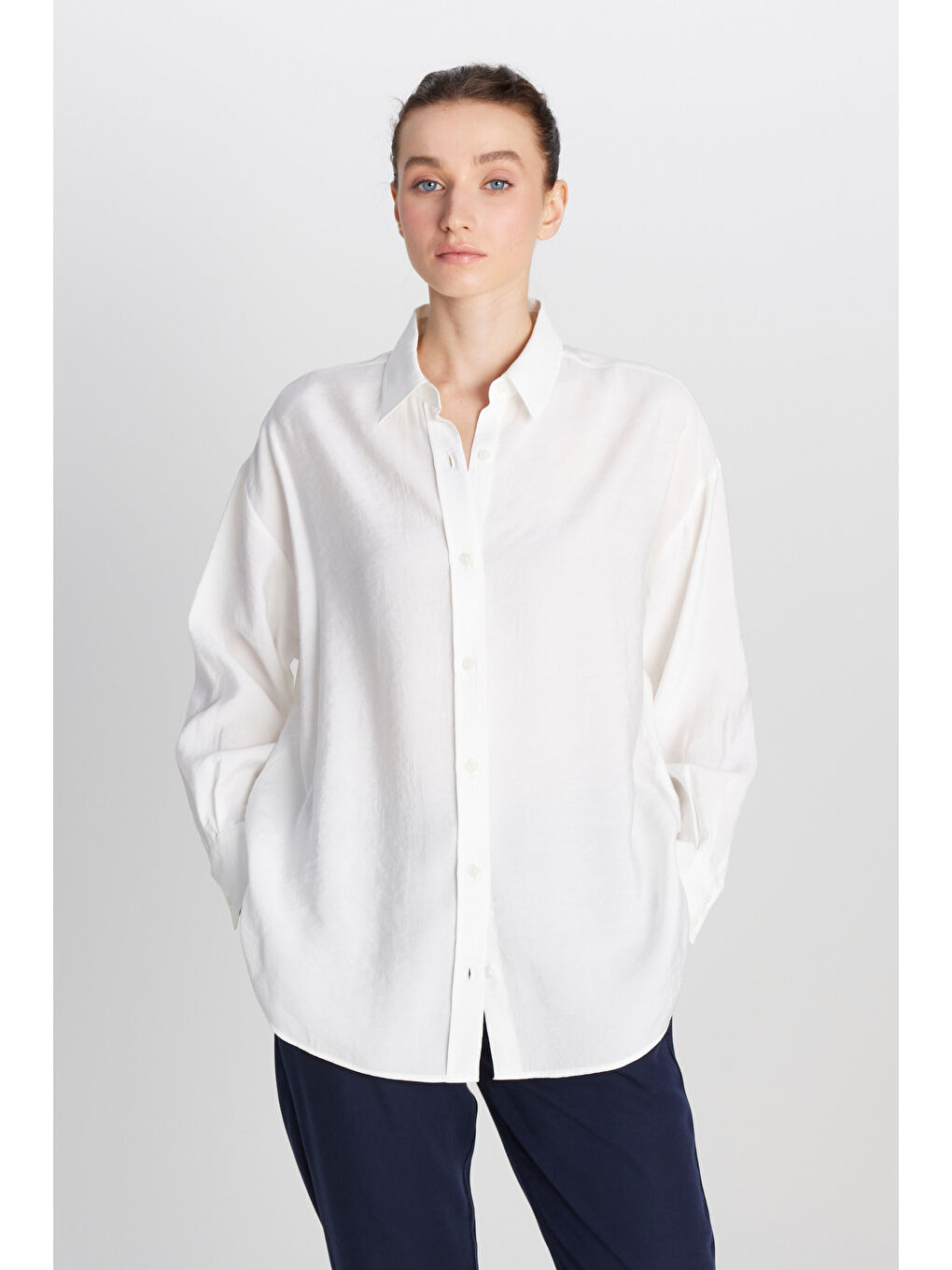 Loose Fit Rahat Kesim Beyaz Gömlek