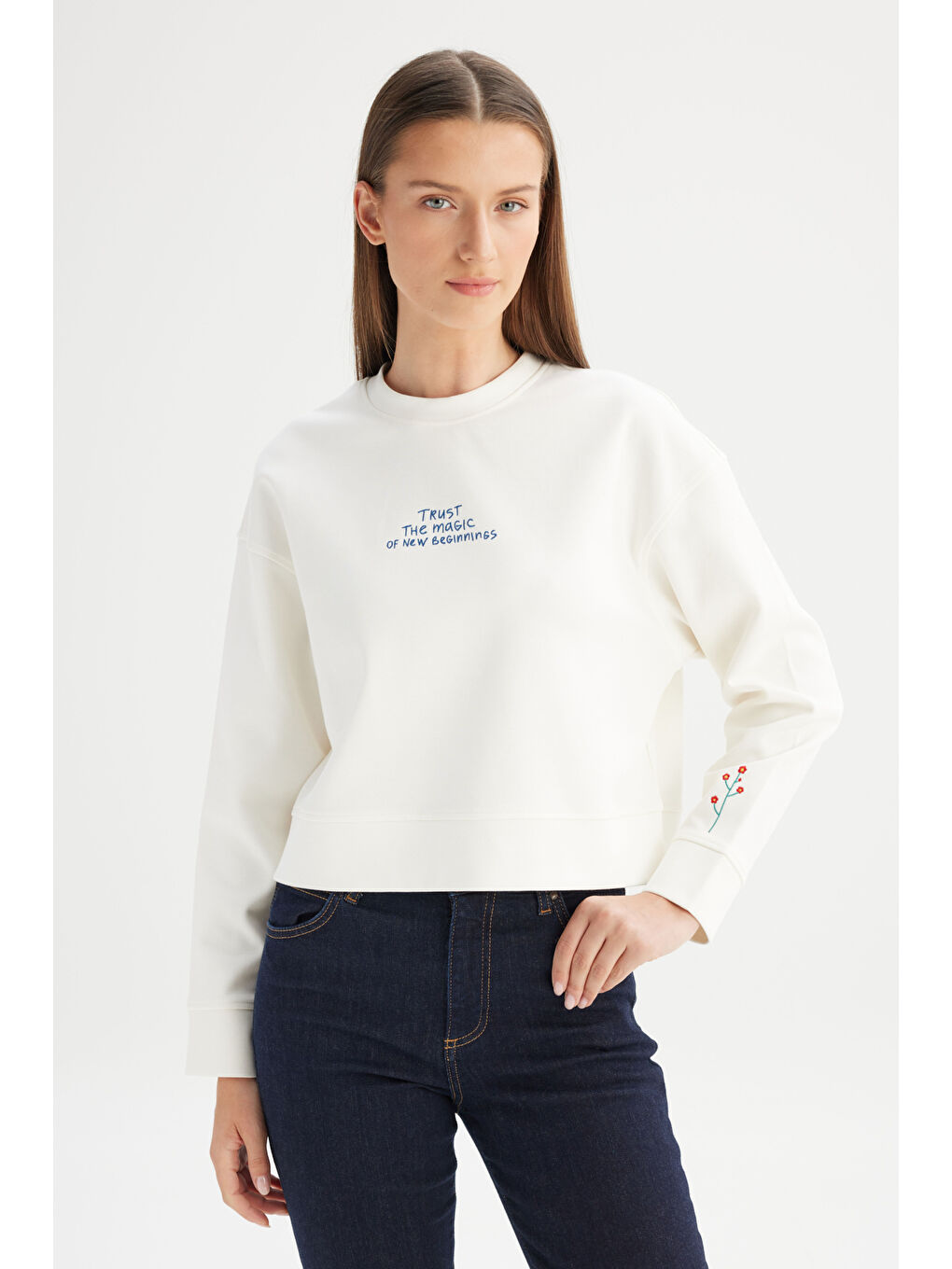 Regular Fit Normal Kesim Bisiklet Yaka Kırık Beyaz Sweatshirt