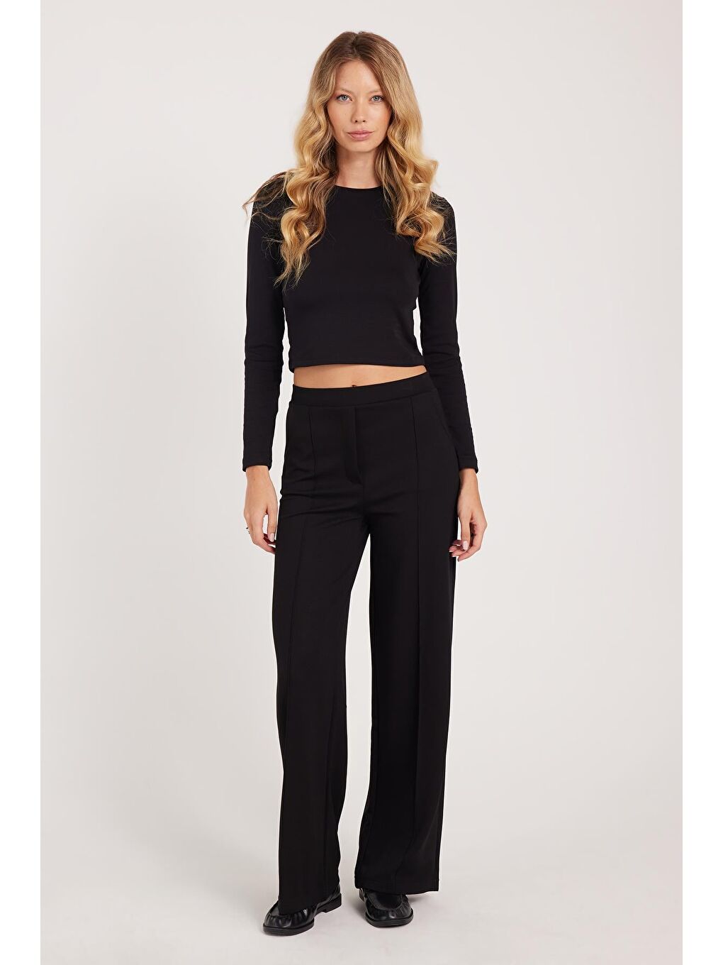 Kadın Relax Fit Rahat Kesim Modal Kumaş Yüksel Bel Geniş Paça Siyah Pantolon-4