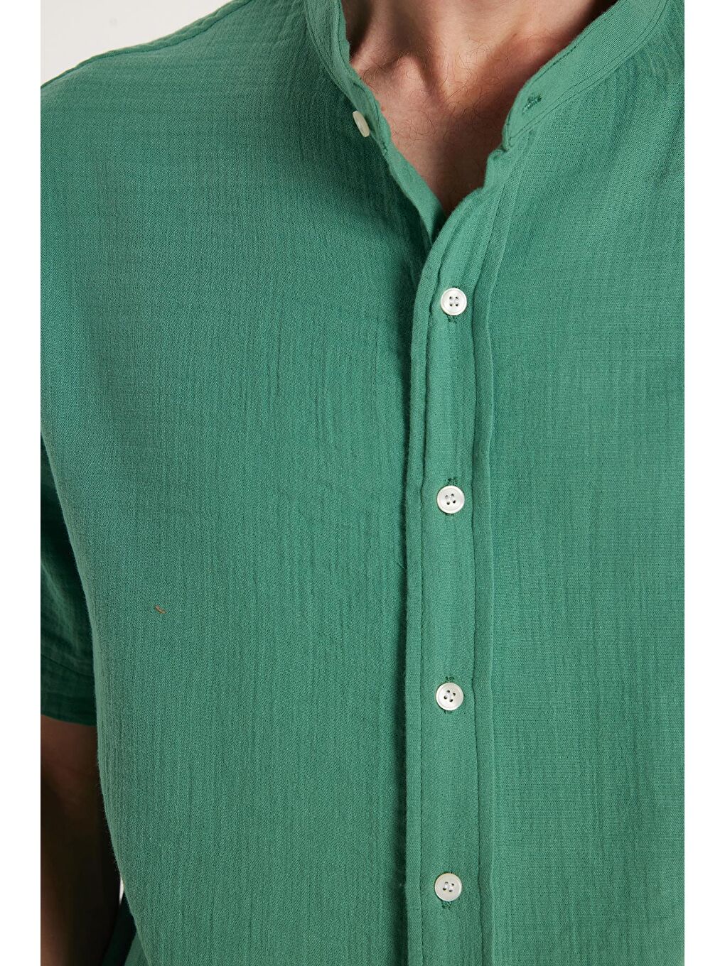 Erkek Relax Fit Rahat Kesim %100 Pamuk Müslin Kumaş Kısa Kollu Spor Hakim Yaka Yeşil Gömlek-2
