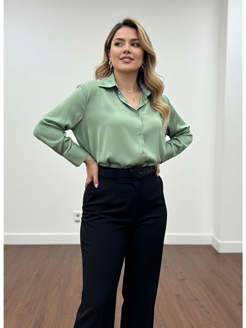 Yeşil Büyük Beden İpek Saten Klasik Gömlek-1