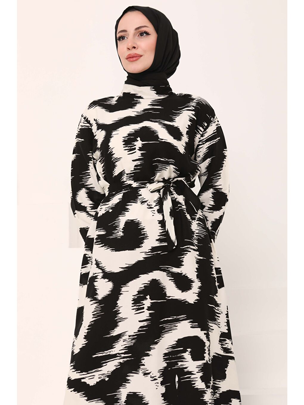 Desenli Kuşaklı Elbise Beyaz - 27039-3