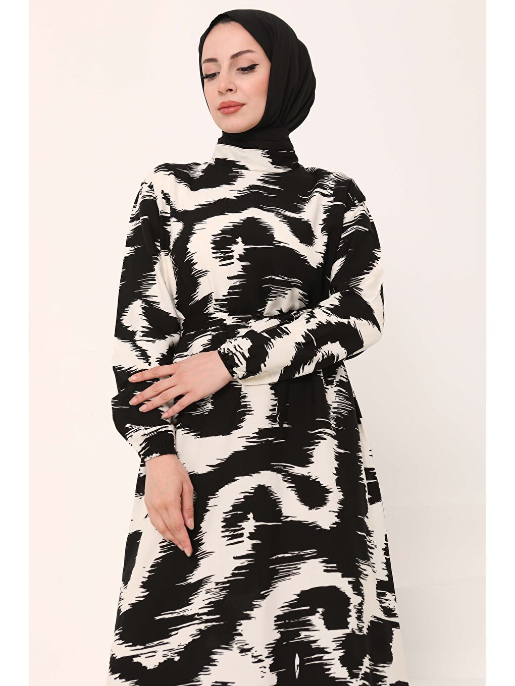 Desenli Kuşaklı Elbise Beyaz - 27039-5