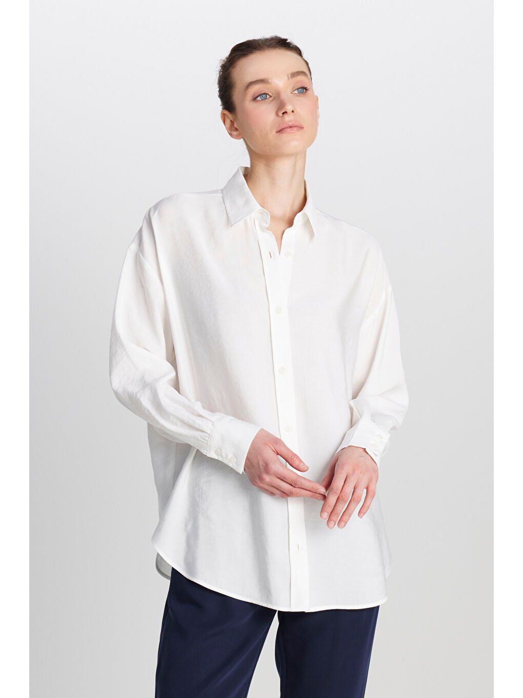 Loose Fit Rahat Kesim Beyaz Gömlek-1