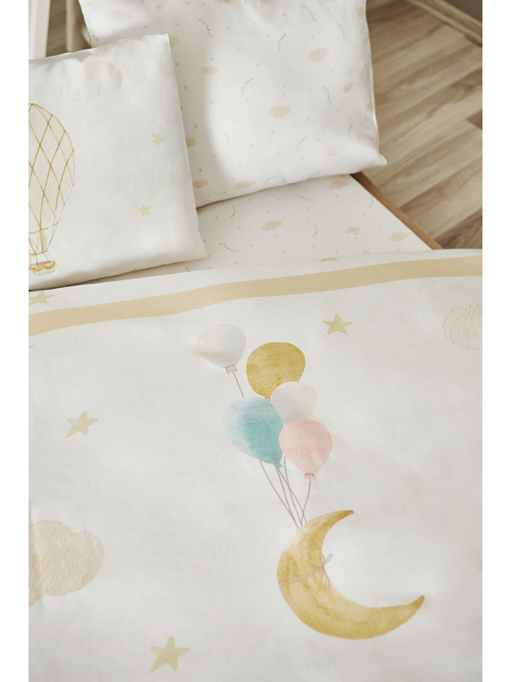Beyaz Baloon Pamuk Saten Bebek Nevresim Takımı-1