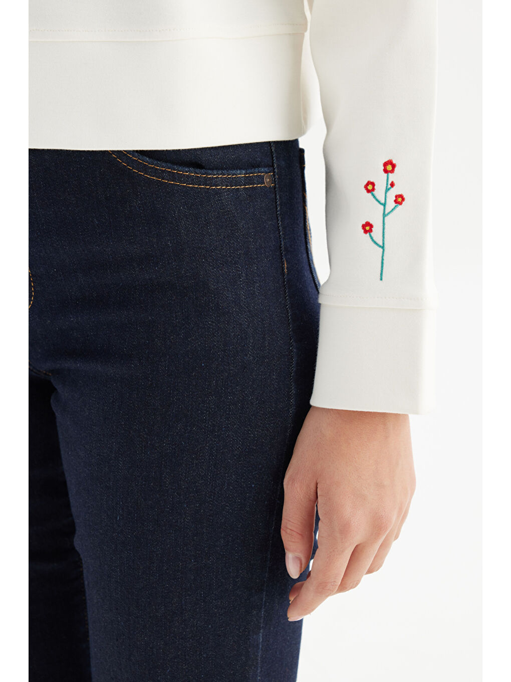 Regular Fit Normal Kesim Bisiklet Yaka Kırık Beyaz Sweatshirt-4