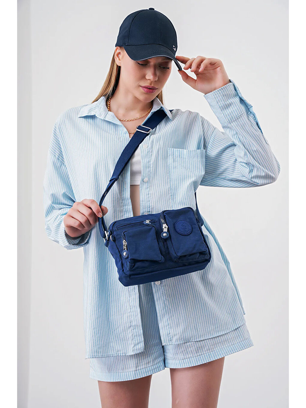 Lacivert Çok Gözlü Çapraz Askılı Kadın Çanta BHPC6005-3