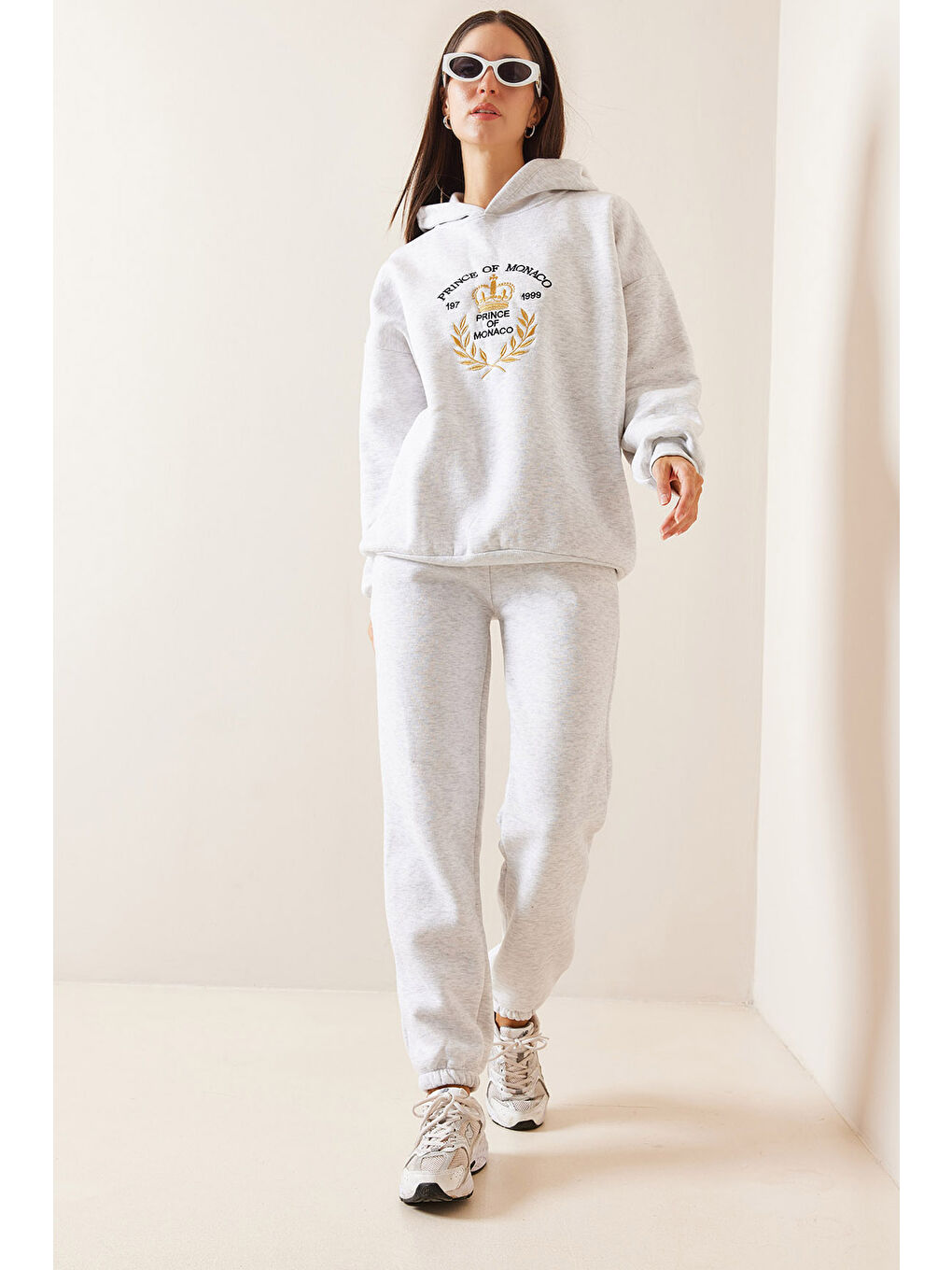 Gri Kapüşonlu   Nakışlı Eşofman Takımı 5YXK8 48939 03