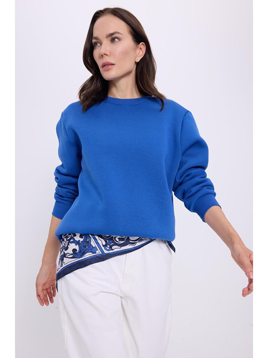 Lacivert Kadın Oversize Geniş Kesim Pamuklu 3 İplik İçi Polarlı Basic Mavi Bisiklet Yaka Sweatshirt-4