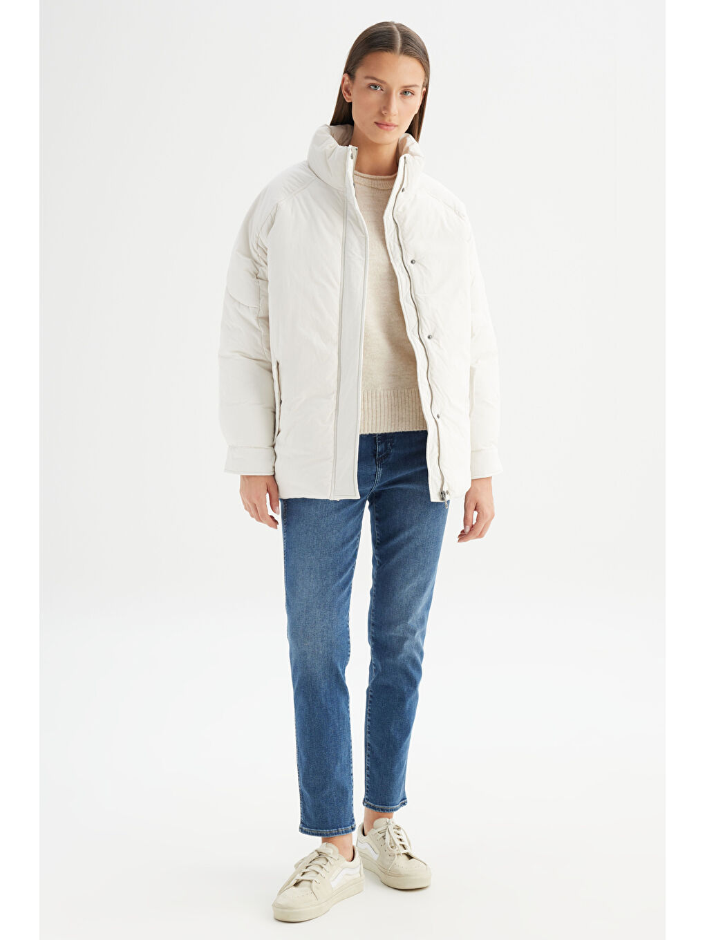 Relaxed Fit Geniş Kesim Dik Yaka Kapitone Detaylı Ekru İnce Mont-1