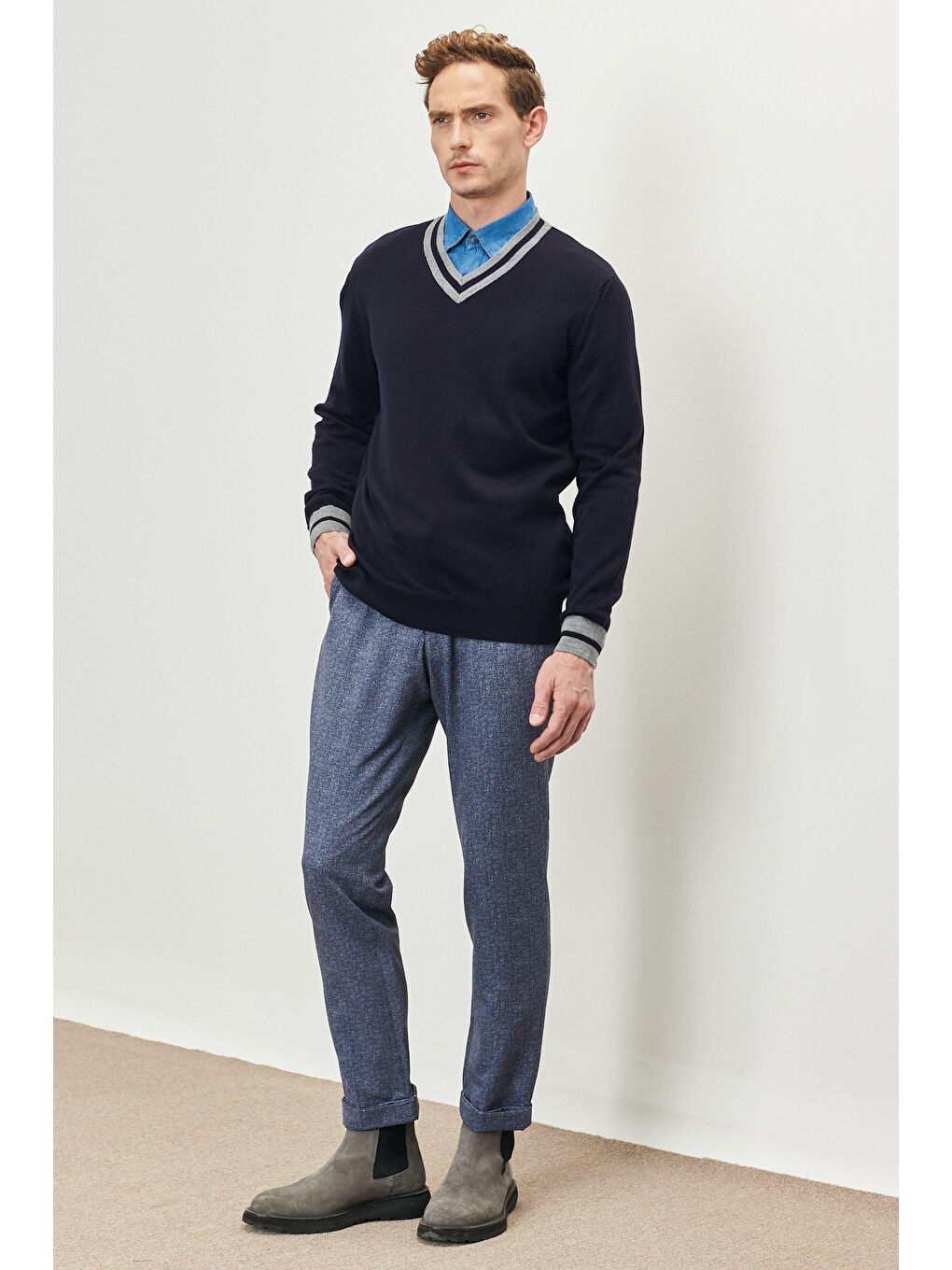 Erkek Lacivert-Gri Standart Fit Normal Kesim V Yaka Triko-1