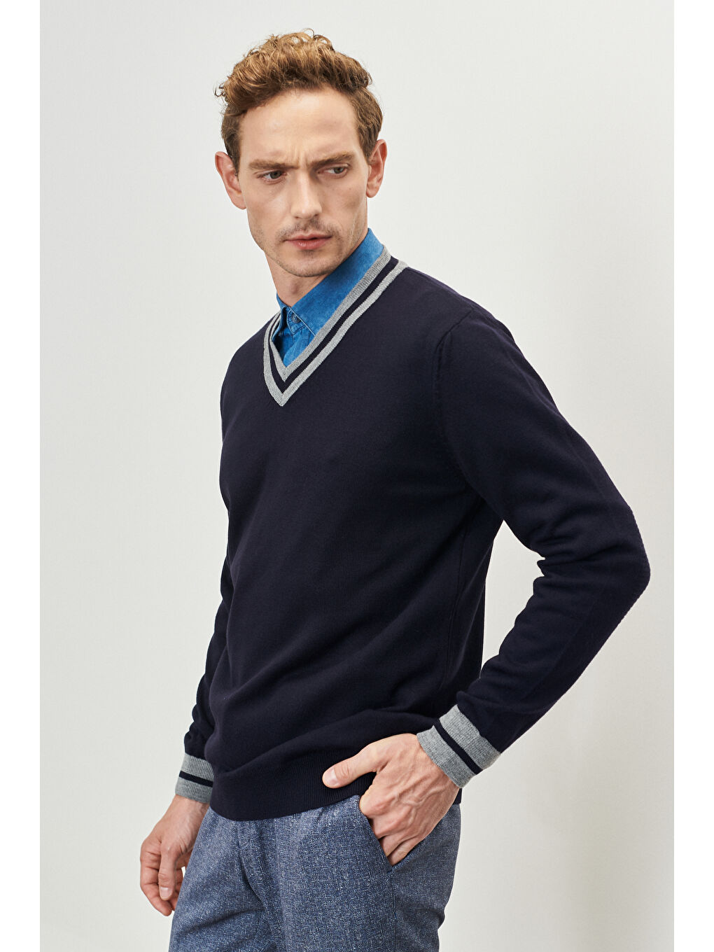 Erkek Lacivert-Gri Standart Fit Normal Kesim V Yaka Triko-3