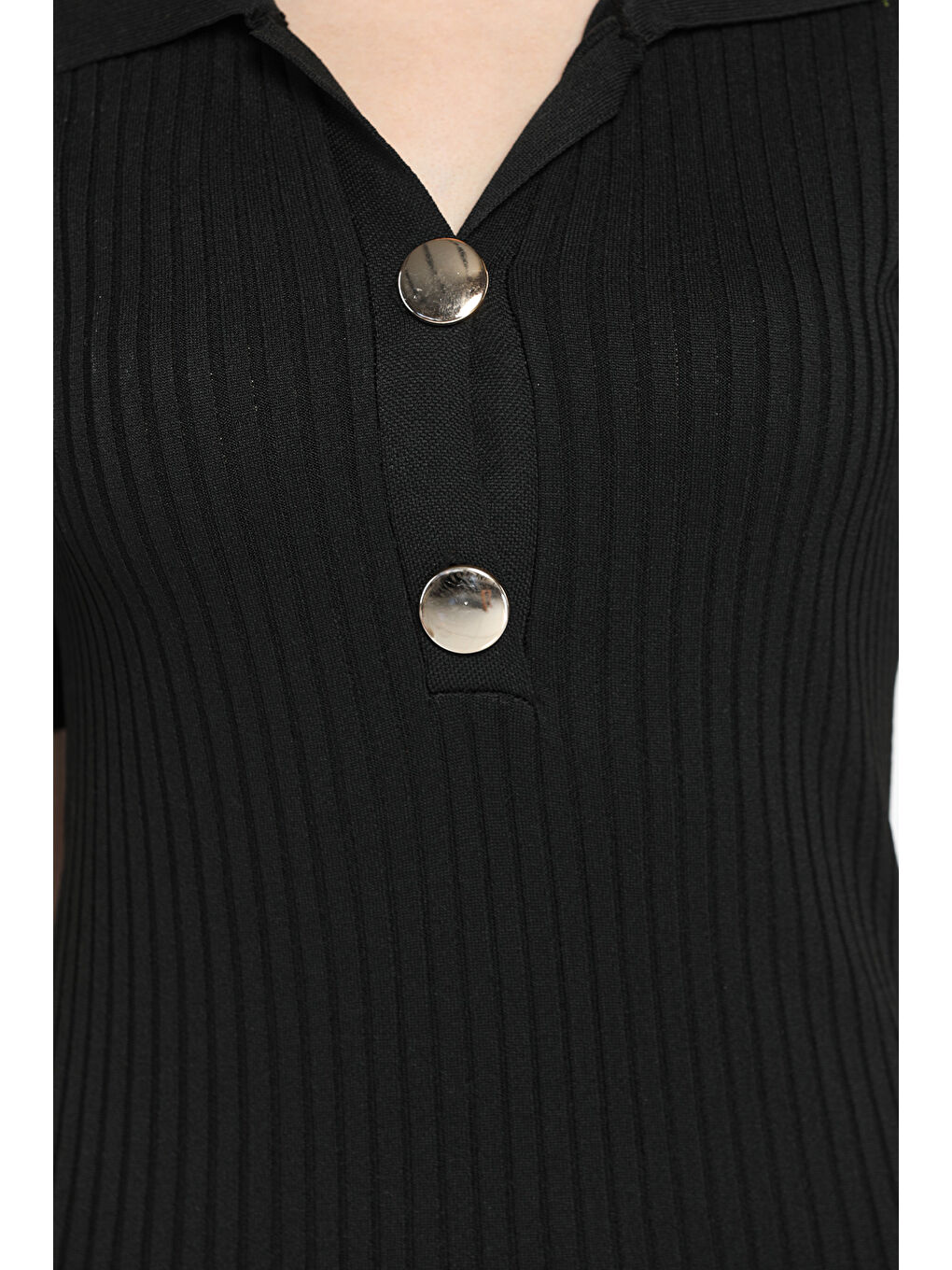 Siyah Polo Yaka Ön Düğme Detaylı Elastanlı Kadın Mevsimlik Triko Elbise-3