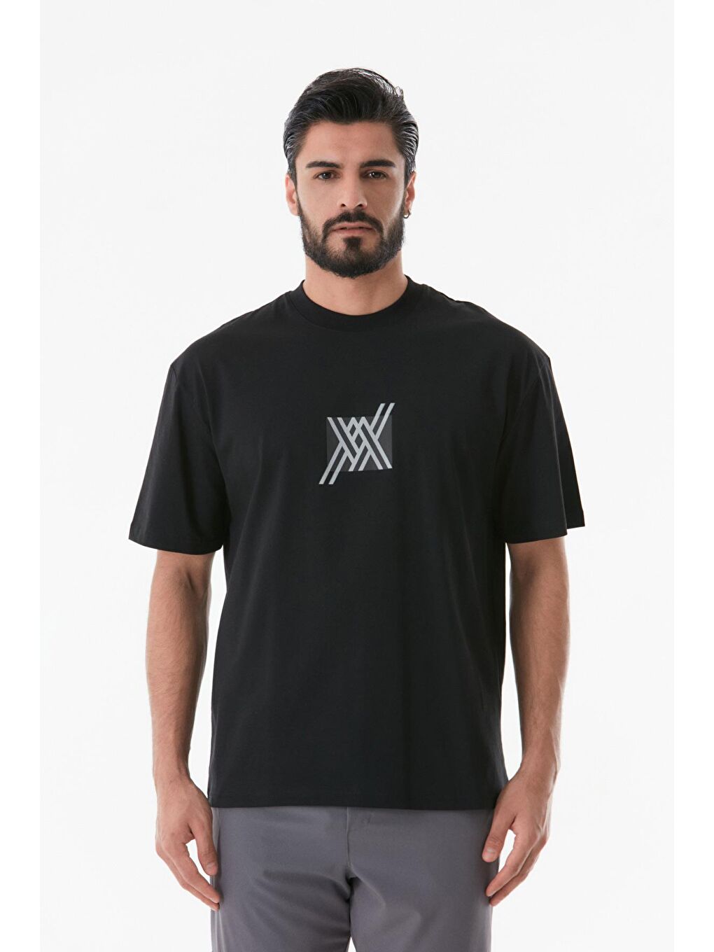 Siyah Baskılı Bisiklet Yaka Tişört