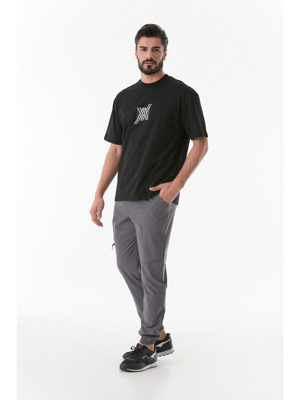 Siyah Baskılı Bisiklet Yaka Tişört-1