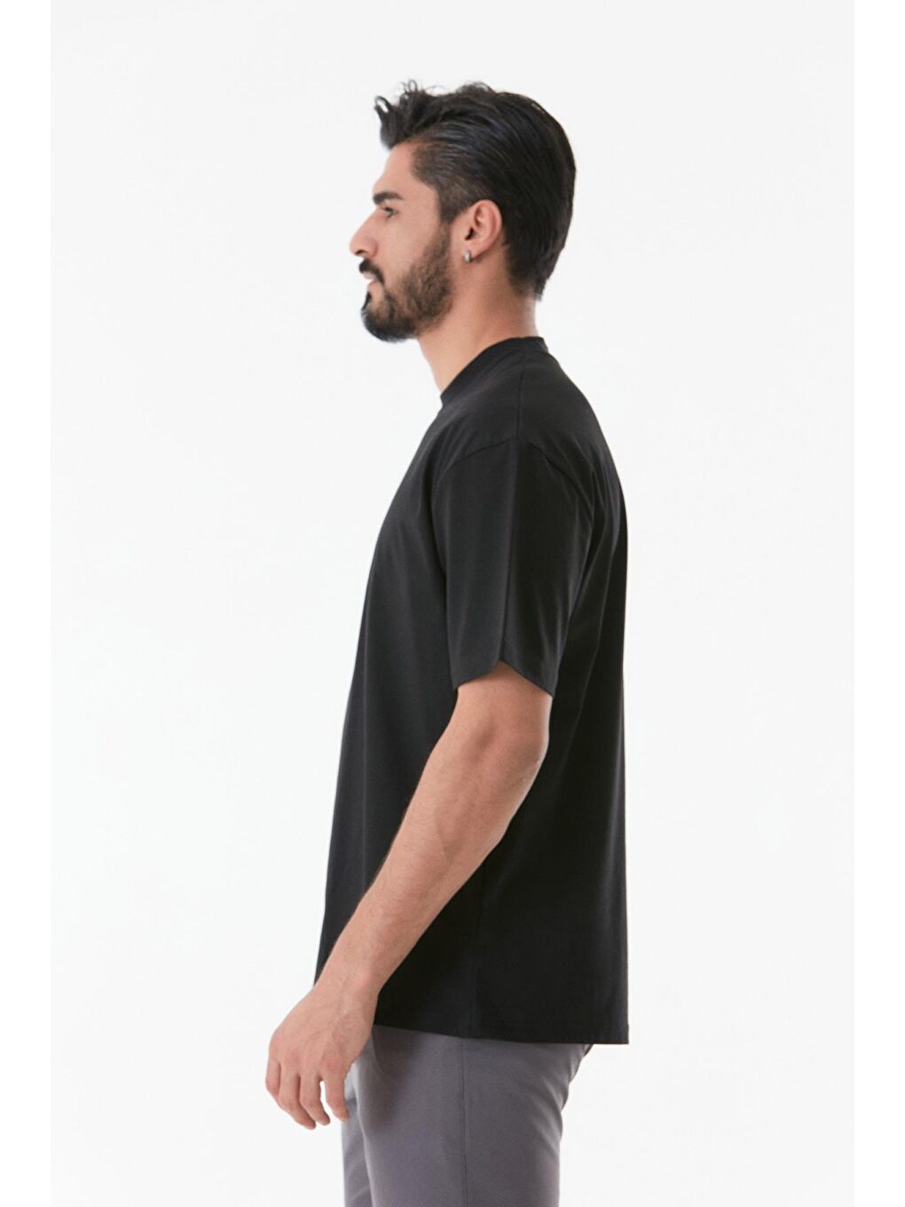 Siyah Baskılı Bisiklet Yaka Tişört-2