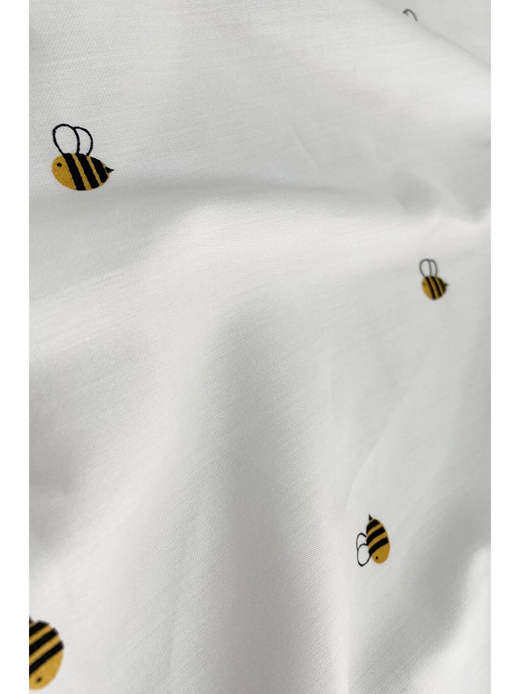 Beyaz Happy Bee Allover Saten Yastık Kılıfı - 35x45cm-2
