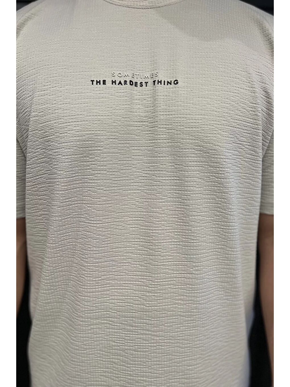 Gri Erkek Silikon Yazı Baskılı Kendinden Desenli Tişört-3