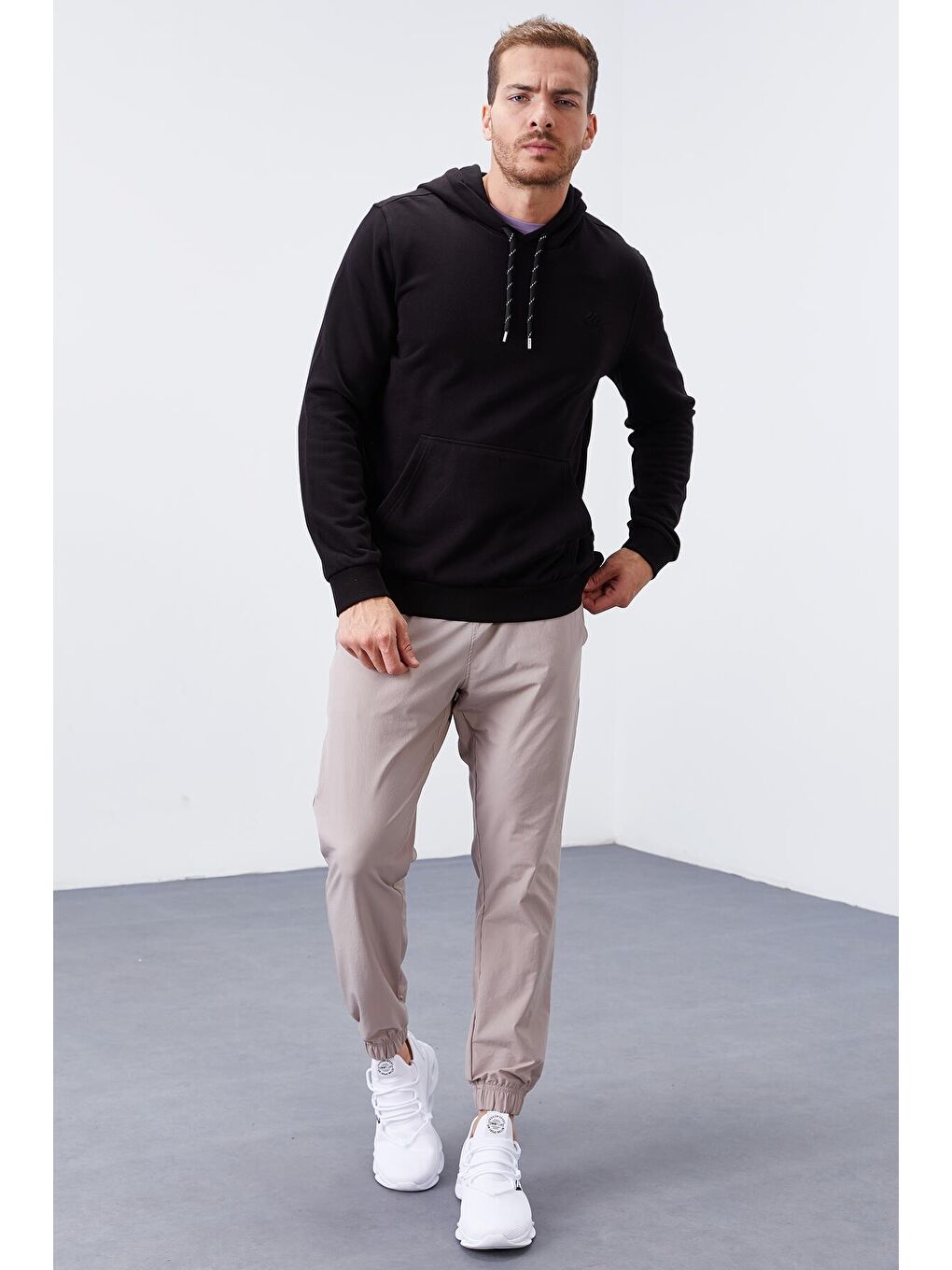 Siyah Kanguru Cep Standart Kalıp Kapüşonlu  Erkek Hoodie - 87872-1