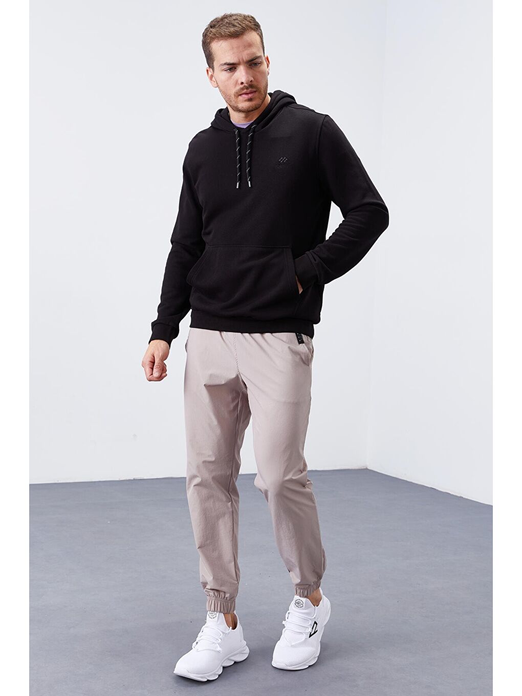 Siyah Kanguru Cep Standart Kalıp Kapüşonlu  Erkek Hoodie - 87872-3