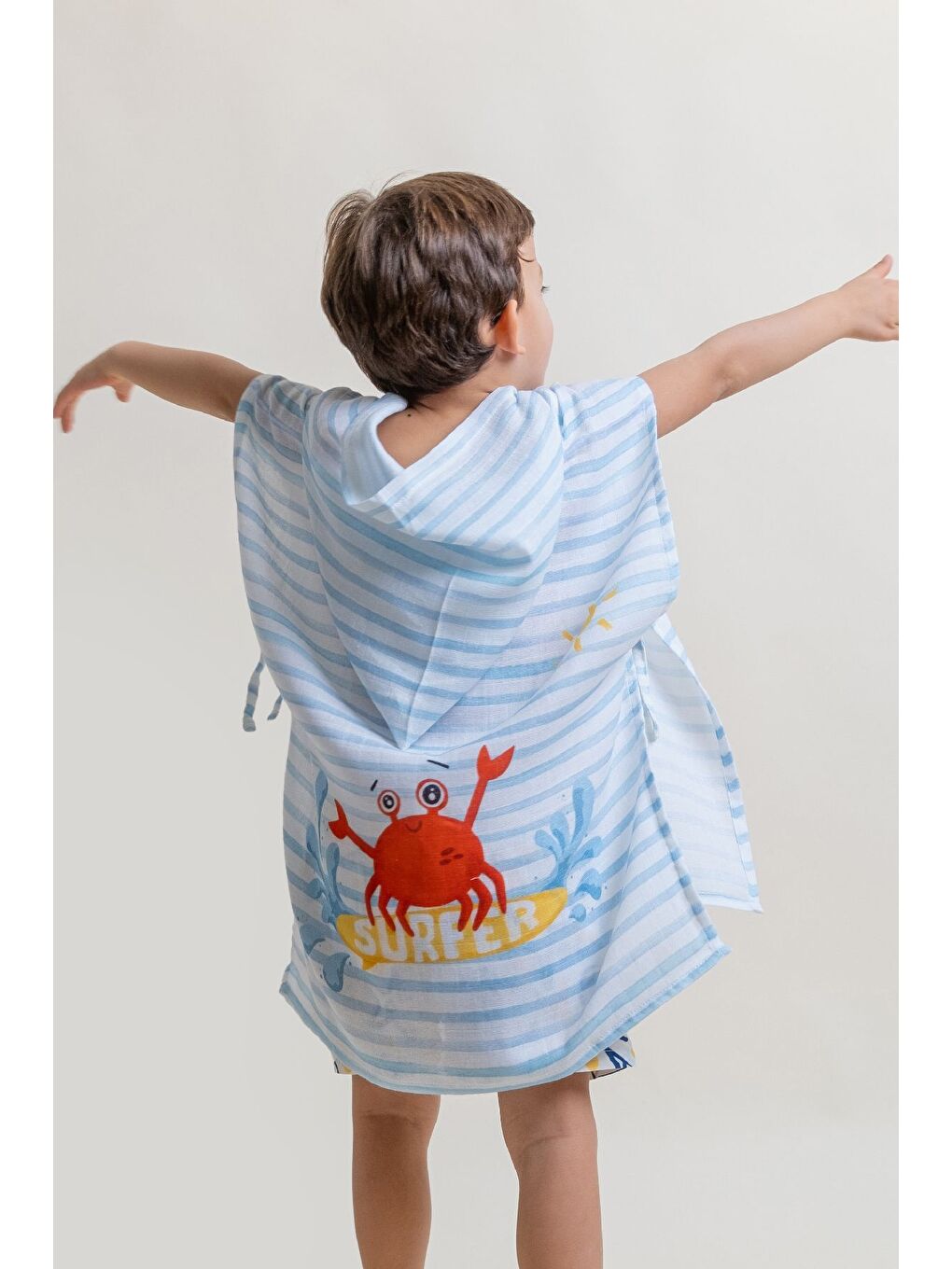 Beyaz Surfer Crab 100% Pamuk Çocuk Müslin Panço- 3/4 yas-5