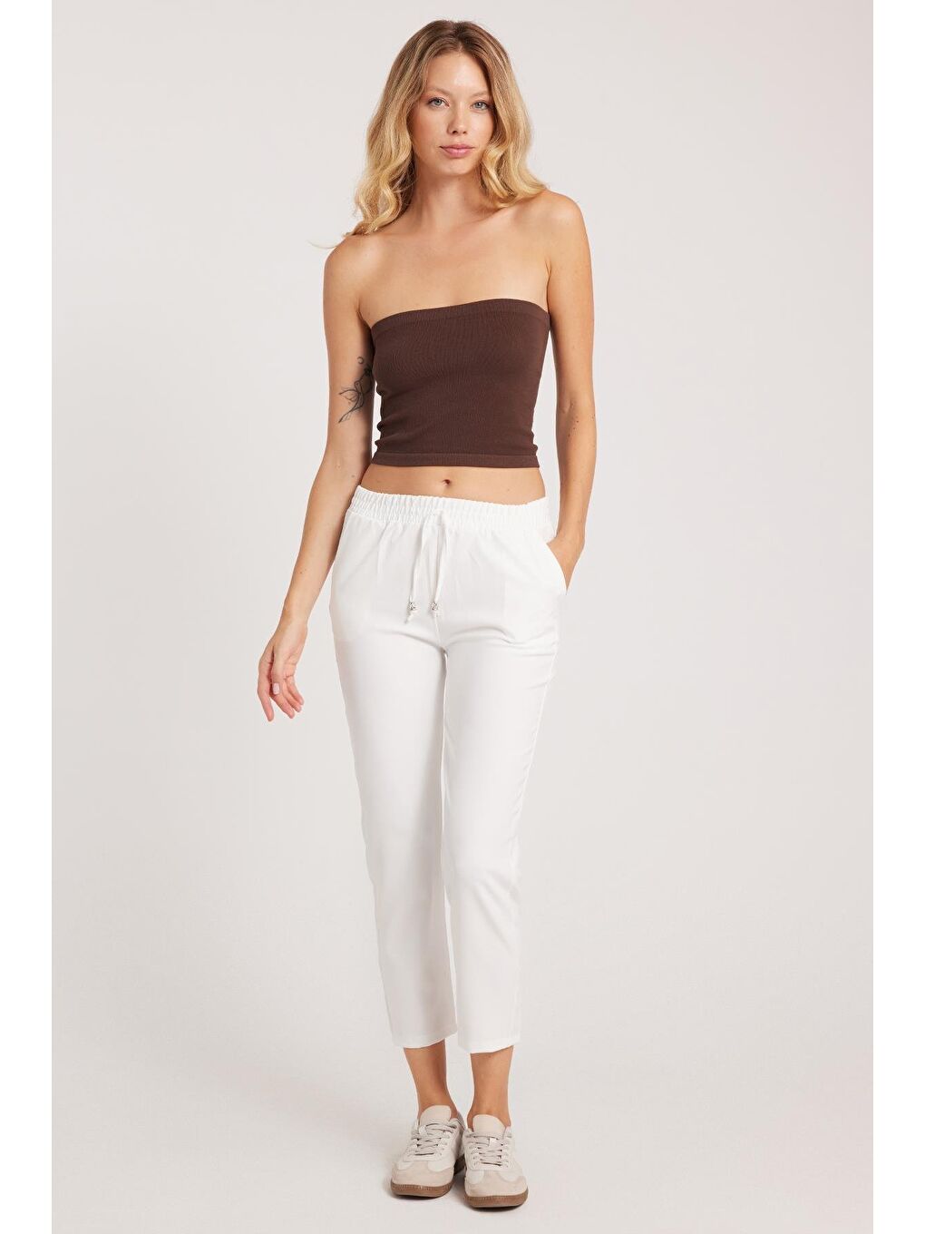 Kadın Relax Fit Rahat Kesim Yüksel Bel Dar Paça Beli Lastikli Bağcıklı Beyaz Pantolon-1
