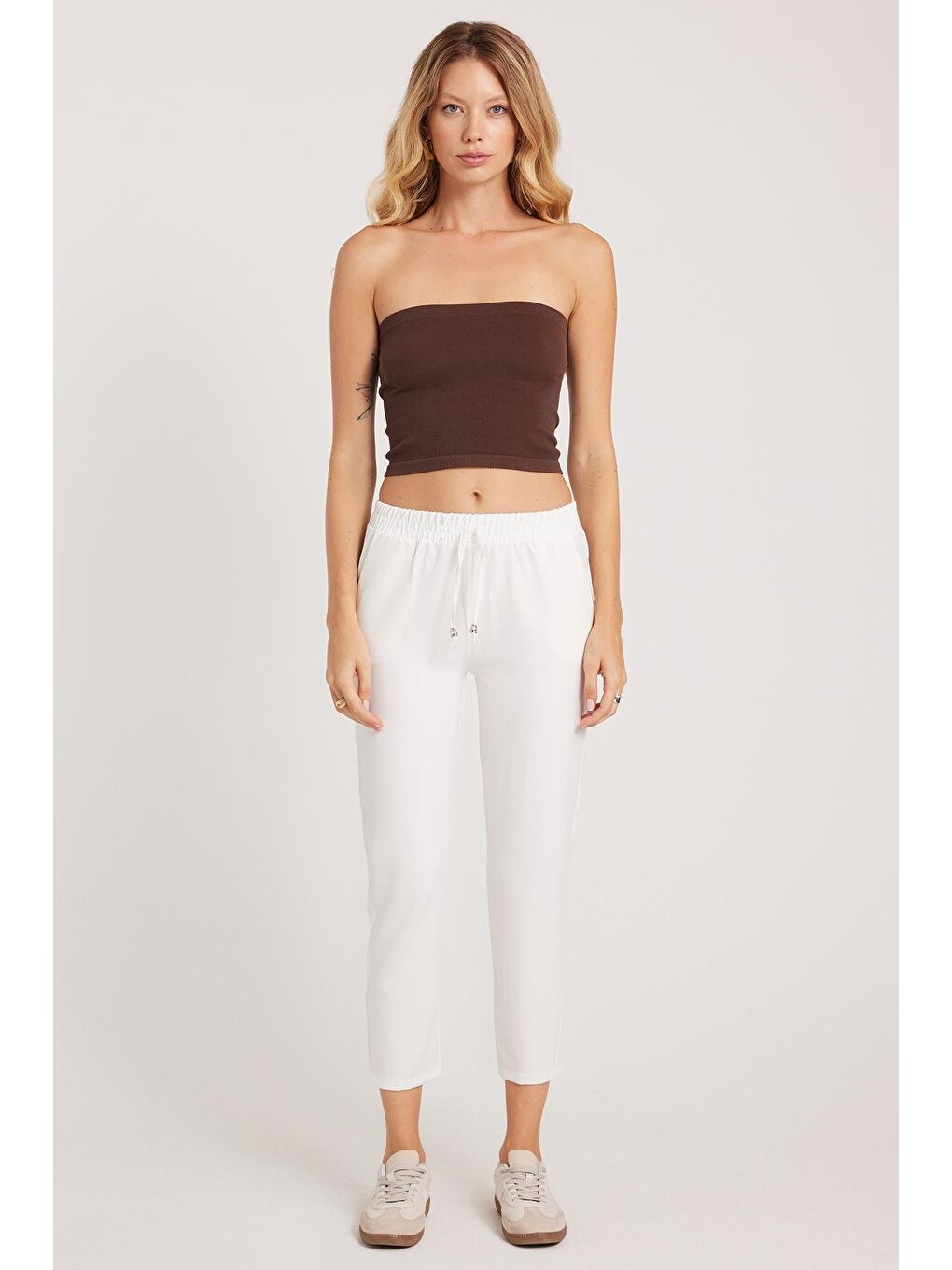Kadın Relax Fit Rahat Kesim Yüksel Bel Dar Paça Beli Lastikli Bağcıklı Beyaz Pantolon-3