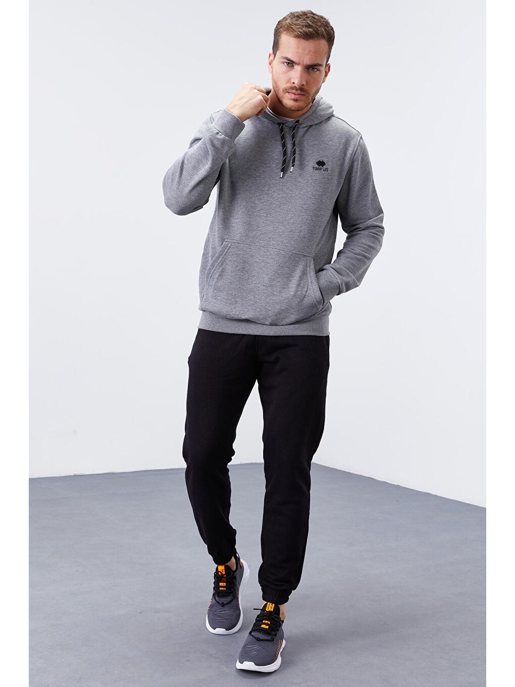 Gri Melanj Kanguru Cep Standart Kalıp Kapüşonlu  Erkek Hoodie - 87872-1