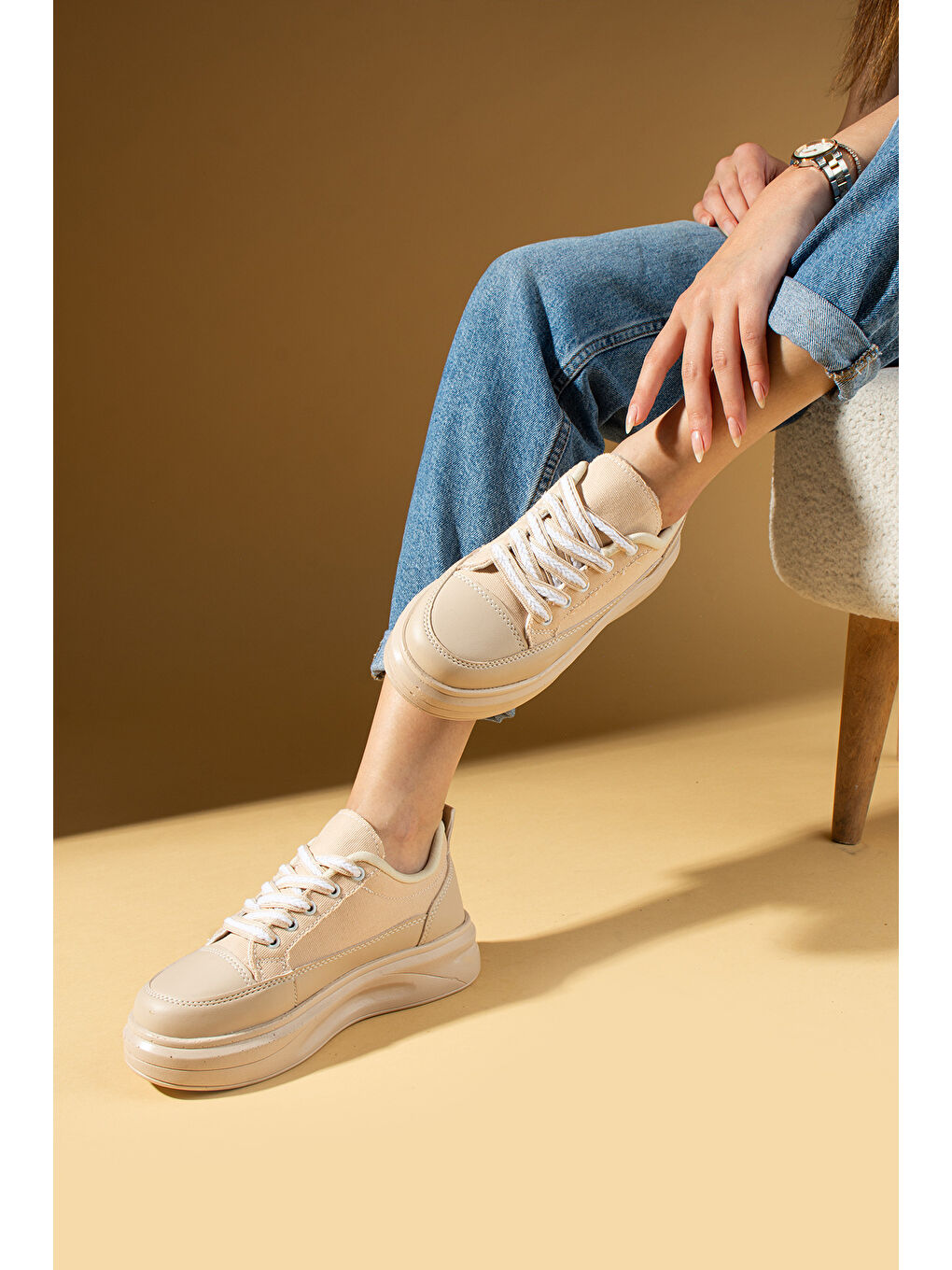 Bej Kalın Taban Renkli Bağcıklı Hafif Taban Kadın Sneakers 89-049-25-1