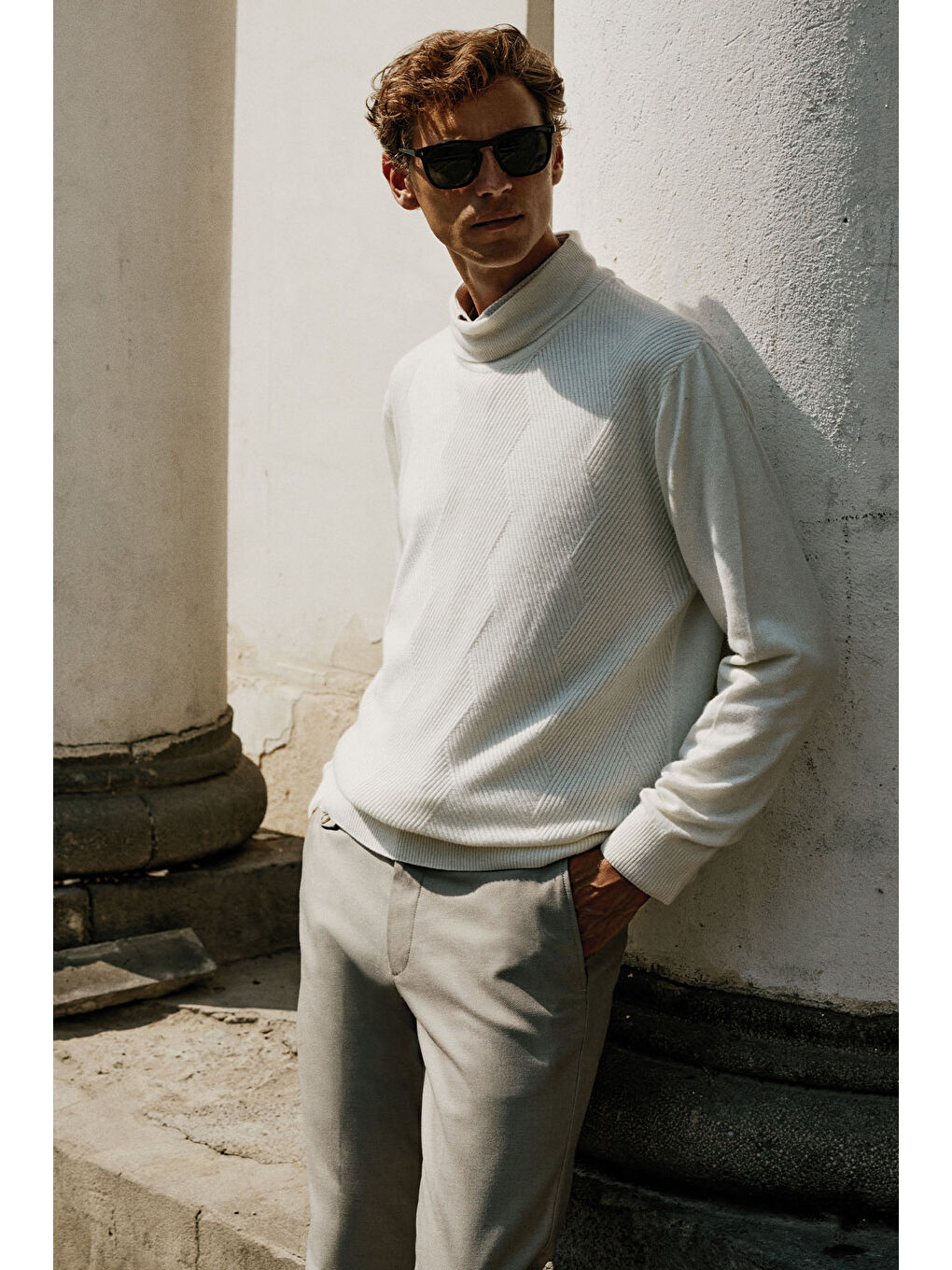 Erkek Ekru Yünlü Normal Kesim Tam Balıkçı Yaka Jakarlı Triko Kazak