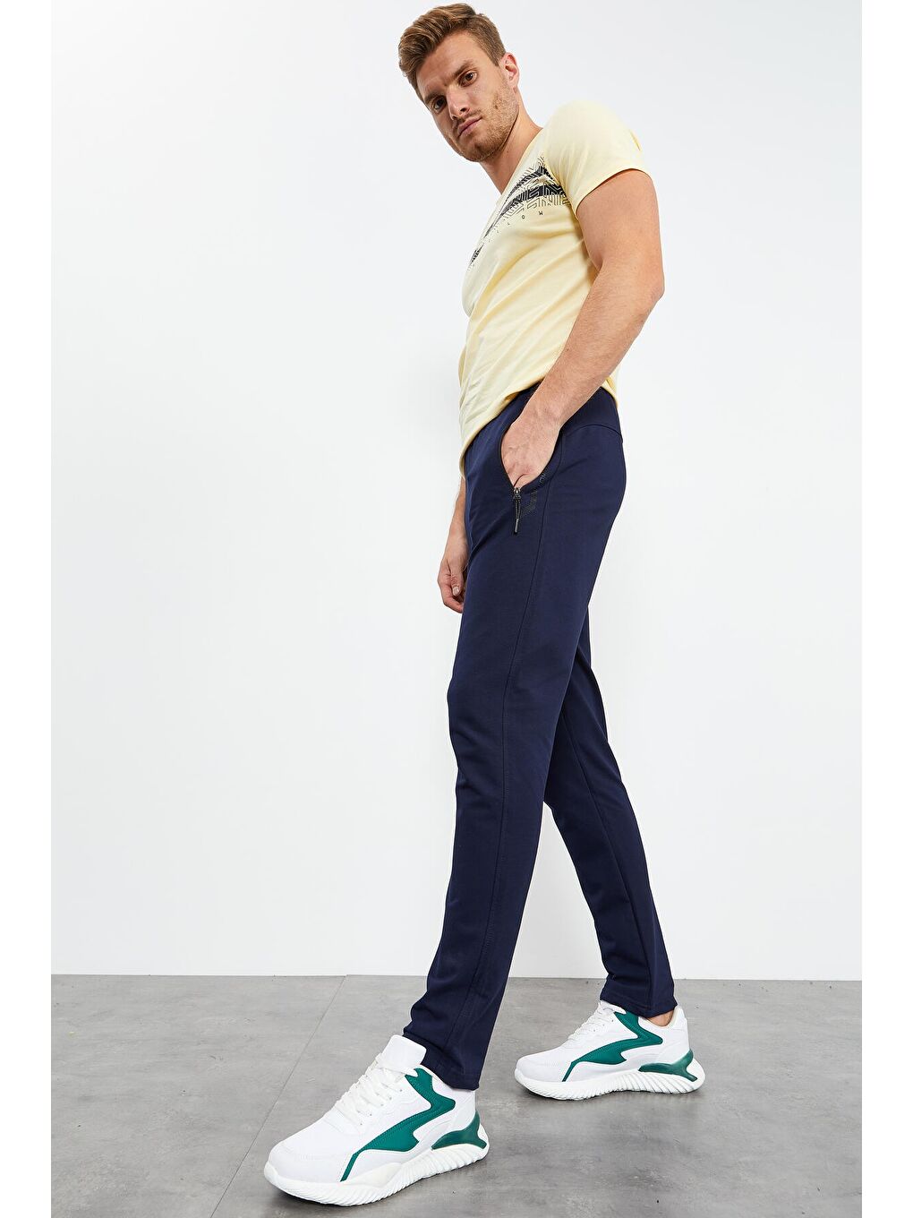 İndigo Fermuar Cepli Yazı Detaylı Standart Kalıp Klasik Paça Erkek Eşofman Alt - 84744