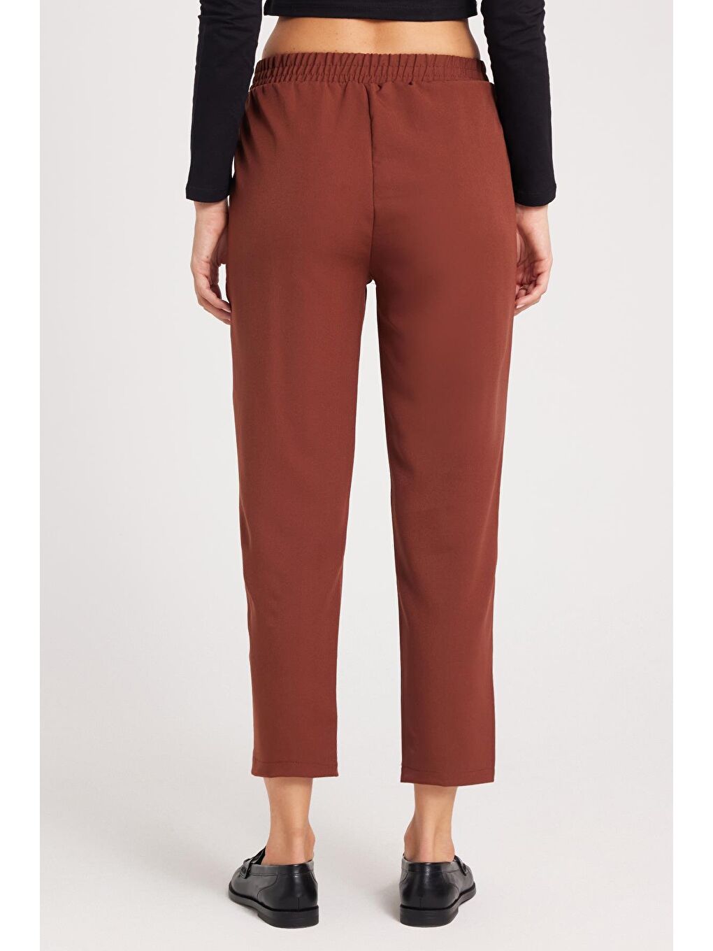 Kadın Relax Fit Rahat Kesim Yüksel Bel Düz Paça Beli Lastikli Kahverengi Pantolon-6